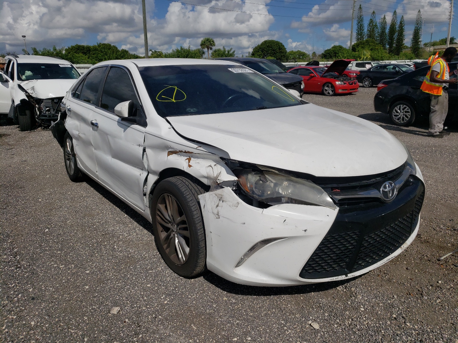 TOYOTA CAMRY LE 2016 with VIN 4T1BF1FKXGU176834 - Photo from auction
