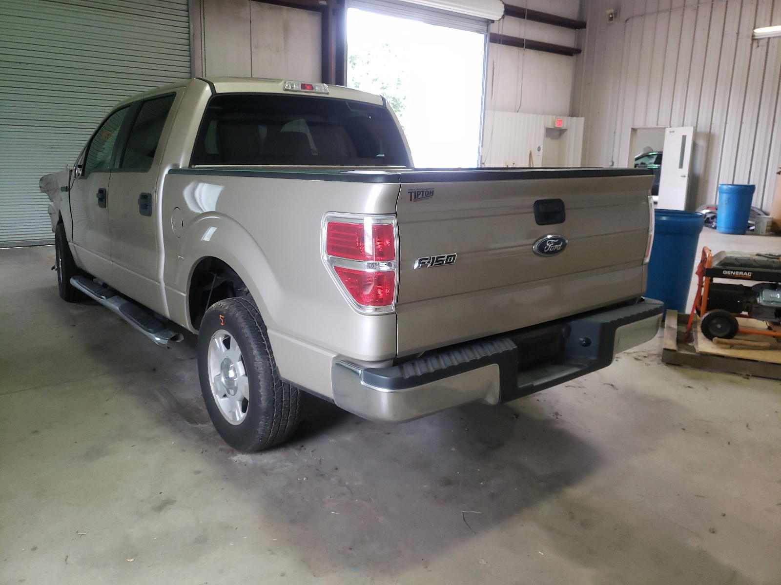 Photo 3 from auction – 2010 FORD F150 SUPER with VIN 1FTEW1C83AKE42613