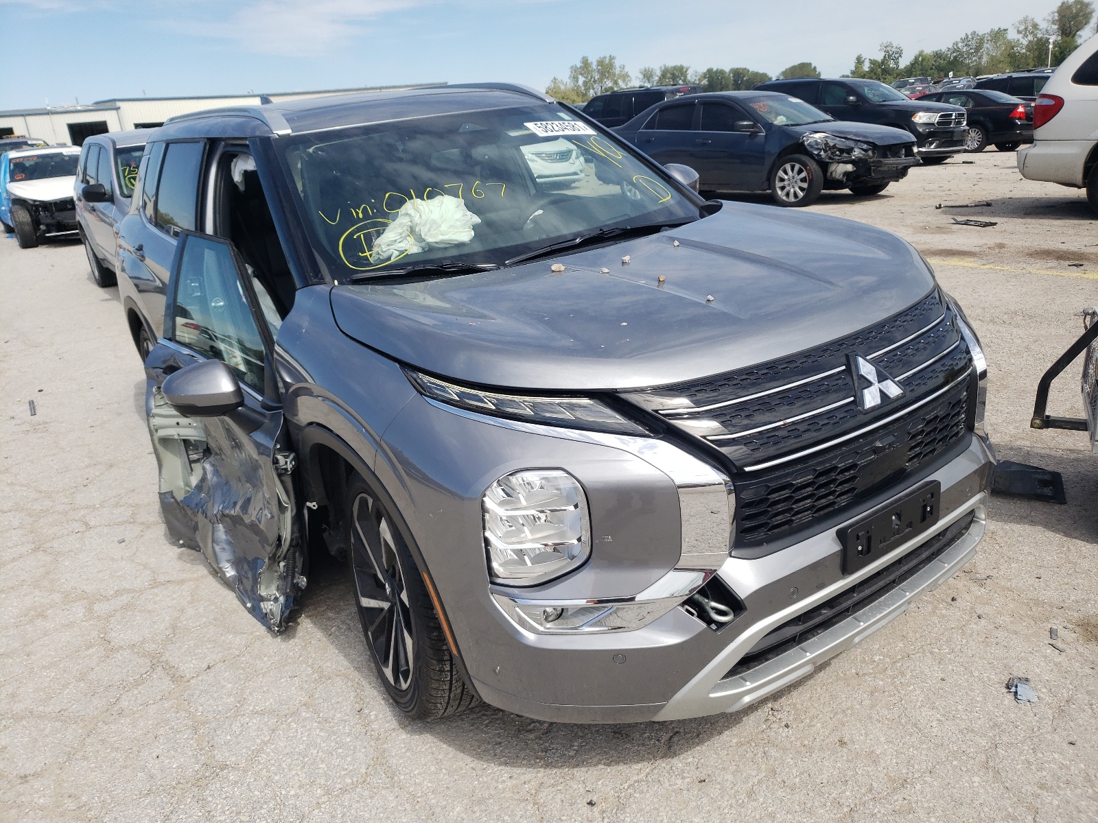 Photo 1 from auction – 2022 MITSUBISHI OUTLANDER with VIN JA4J3VA86NZ010767