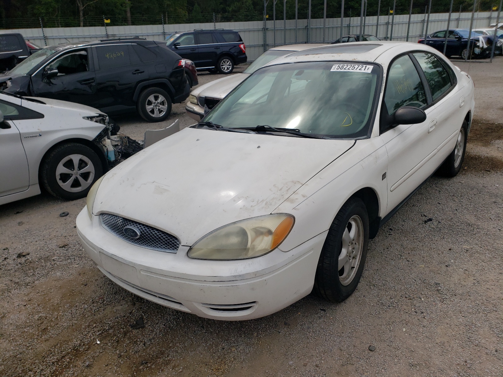 Zdjęcie 2 z aukcji – 2004 FORD TAURUS SES z VIN 1FAFP55S54G160522