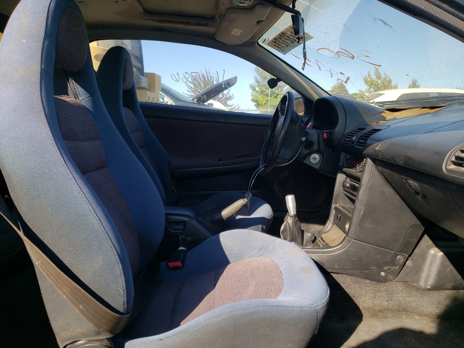 Photo 5 from auction – 1992 MAZDA MX-3 GS with VIN JM1EC4326N0117381