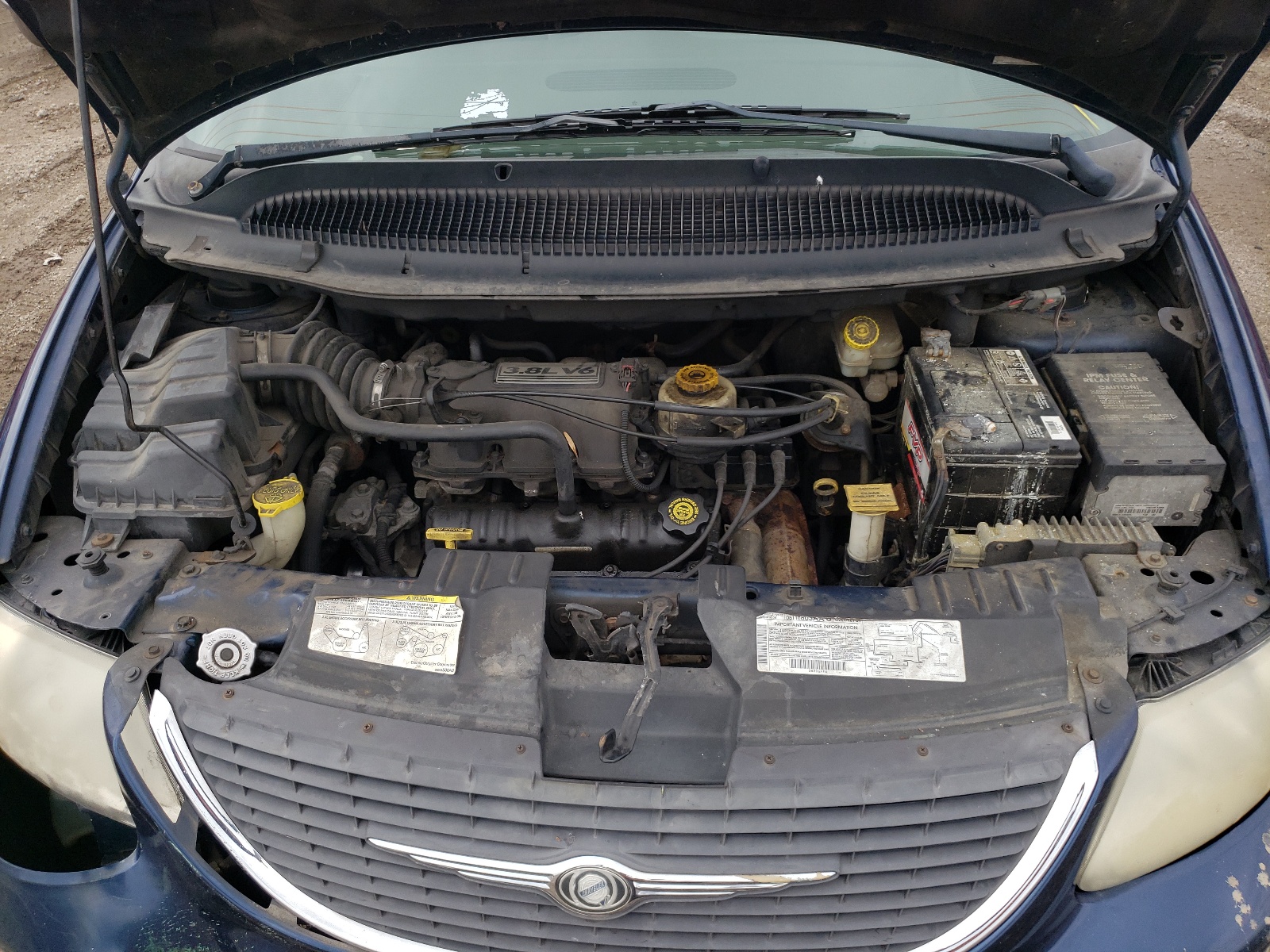 Photo 7 from auction – 2002 CHRYSLER TOWN & COU with VIN 2C4GP74L32R654359