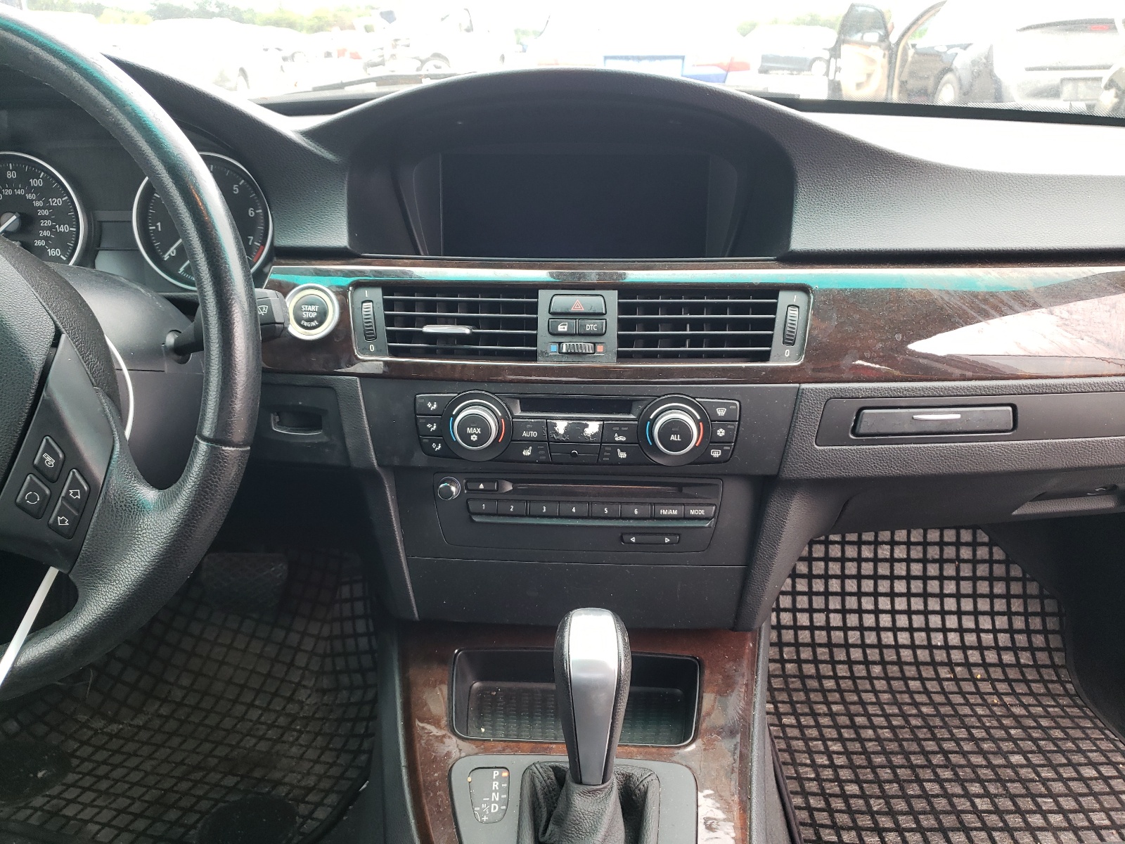 Zdjęcie 9 z aukcji – 2011 BMW 328 I z VIN WBAPH7G58BNM56669