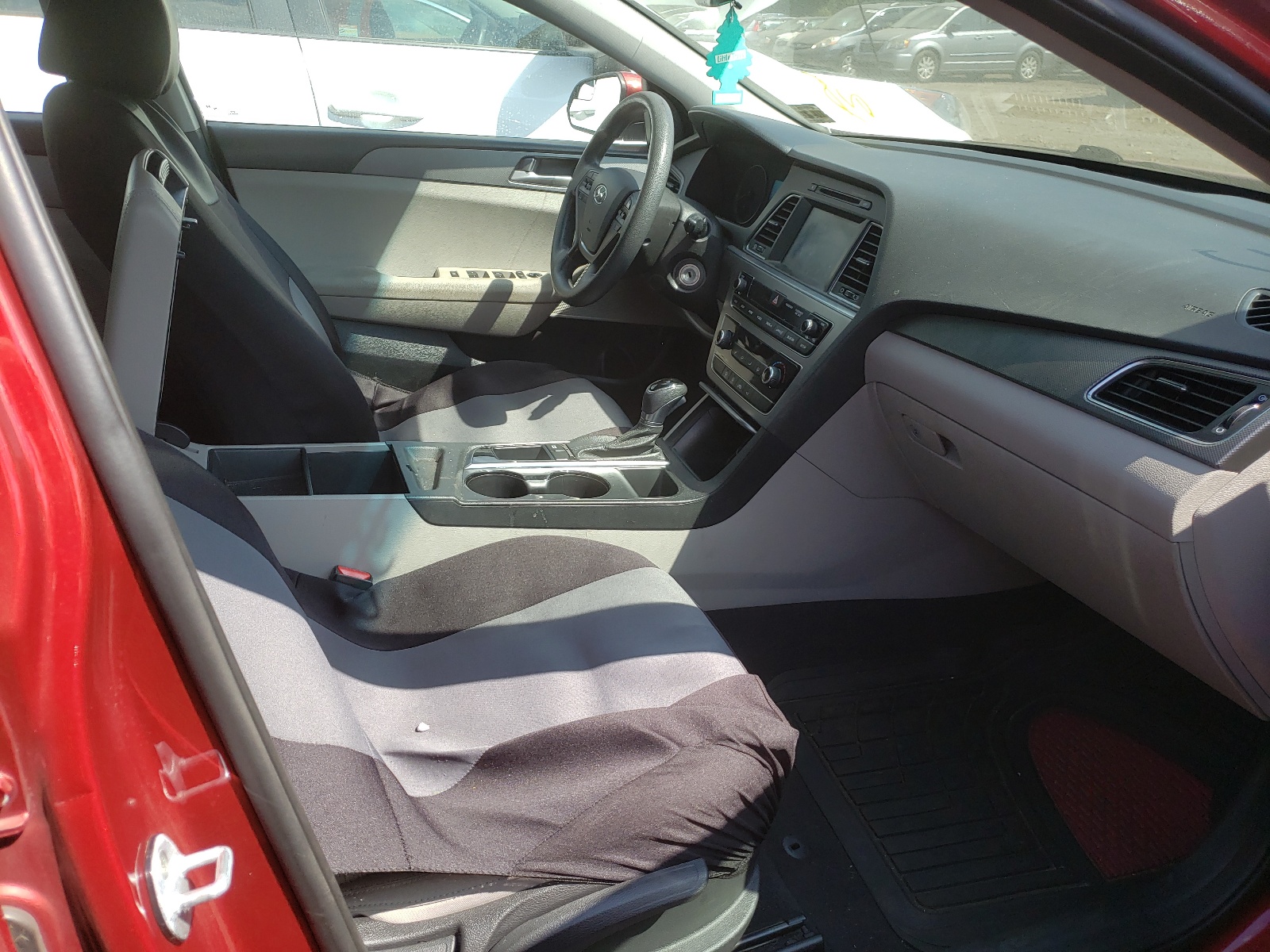 Photo 5 from auction – 2016 HYUNDAI SONATA SE with VIN 5NPE24AF0GH422017