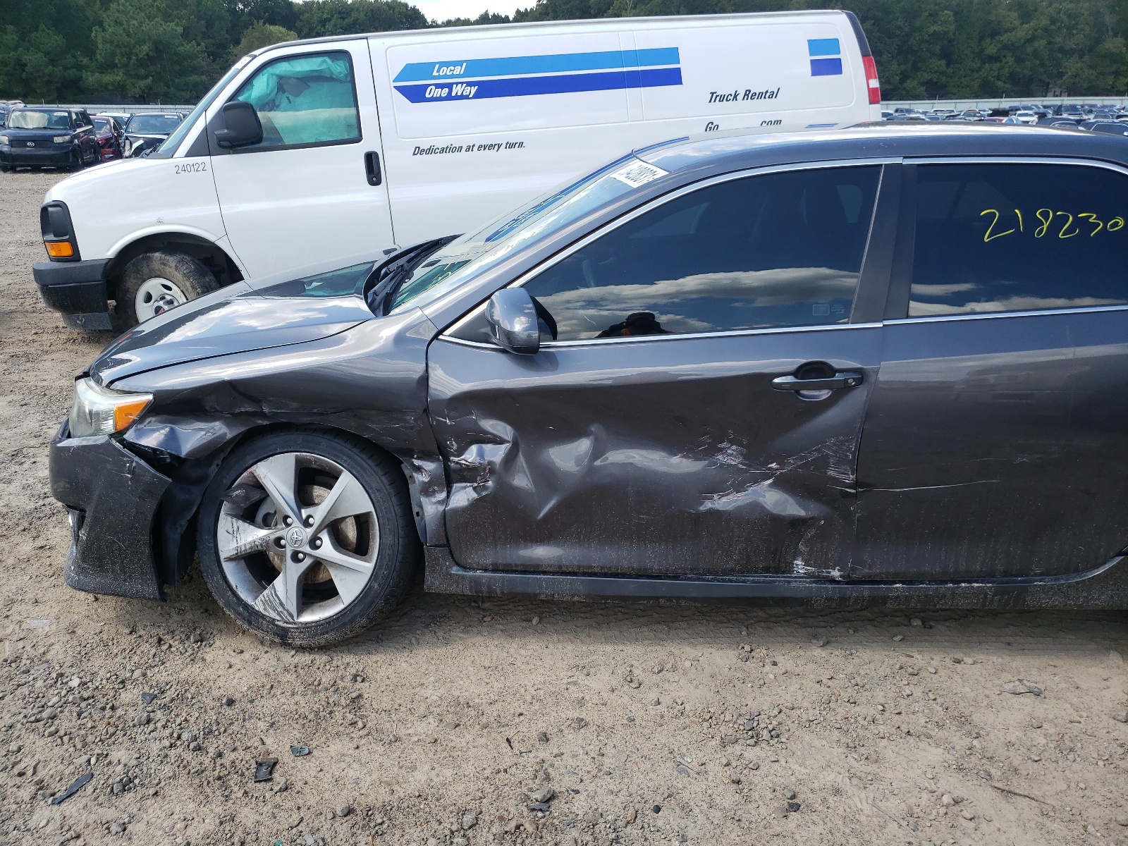 Photo 9 from auction – 2014 TOYOTA CAMRY SE with VIN 4T1BK1FK7EU024857