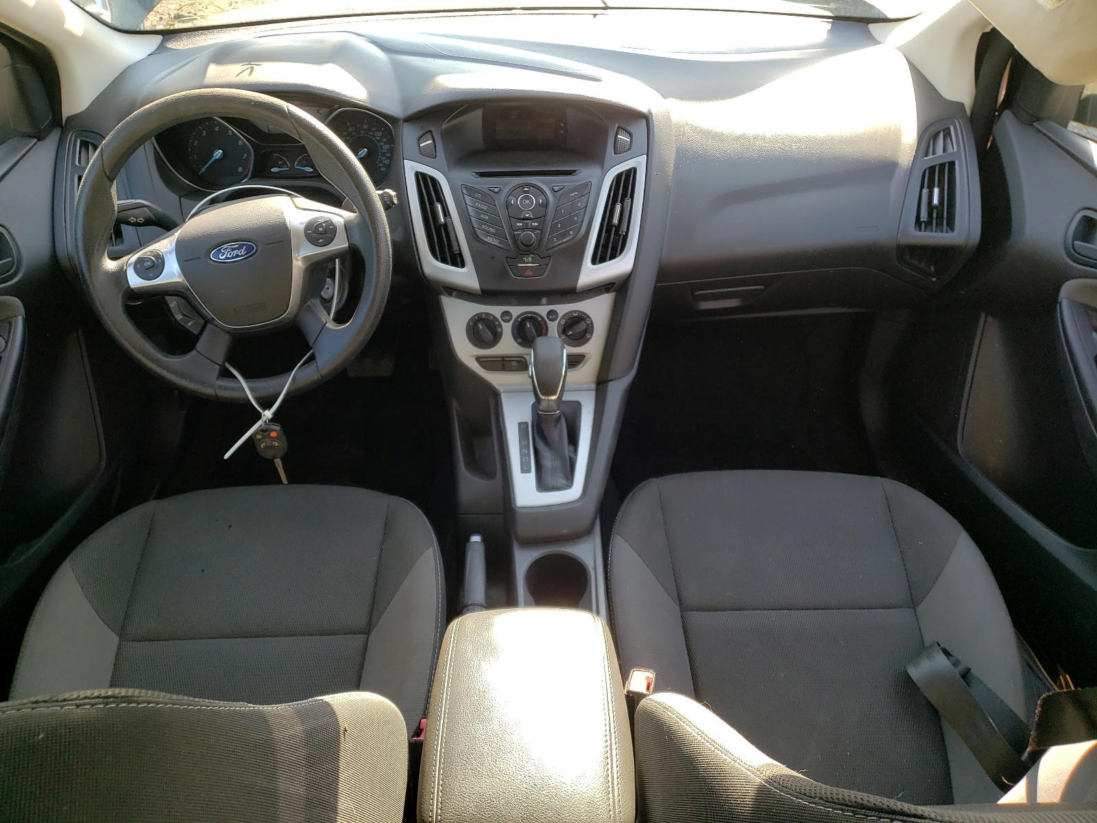 Photo 9 from auction – 2012 FORD FOCUS SE with VIN 1FAHP3K26CL353611
