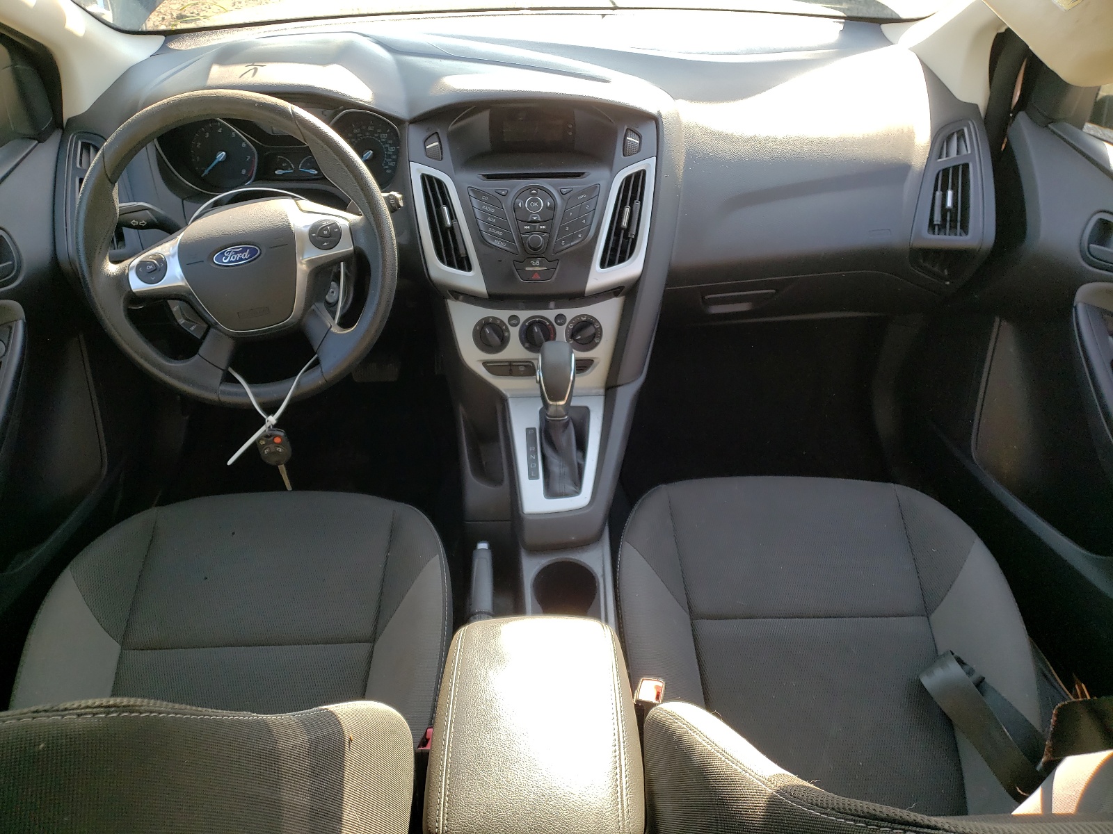 Zdjęcie 9 z aukcji – 2012 FORD FOCUS SE z VIN 1FAHP3K26CL353611