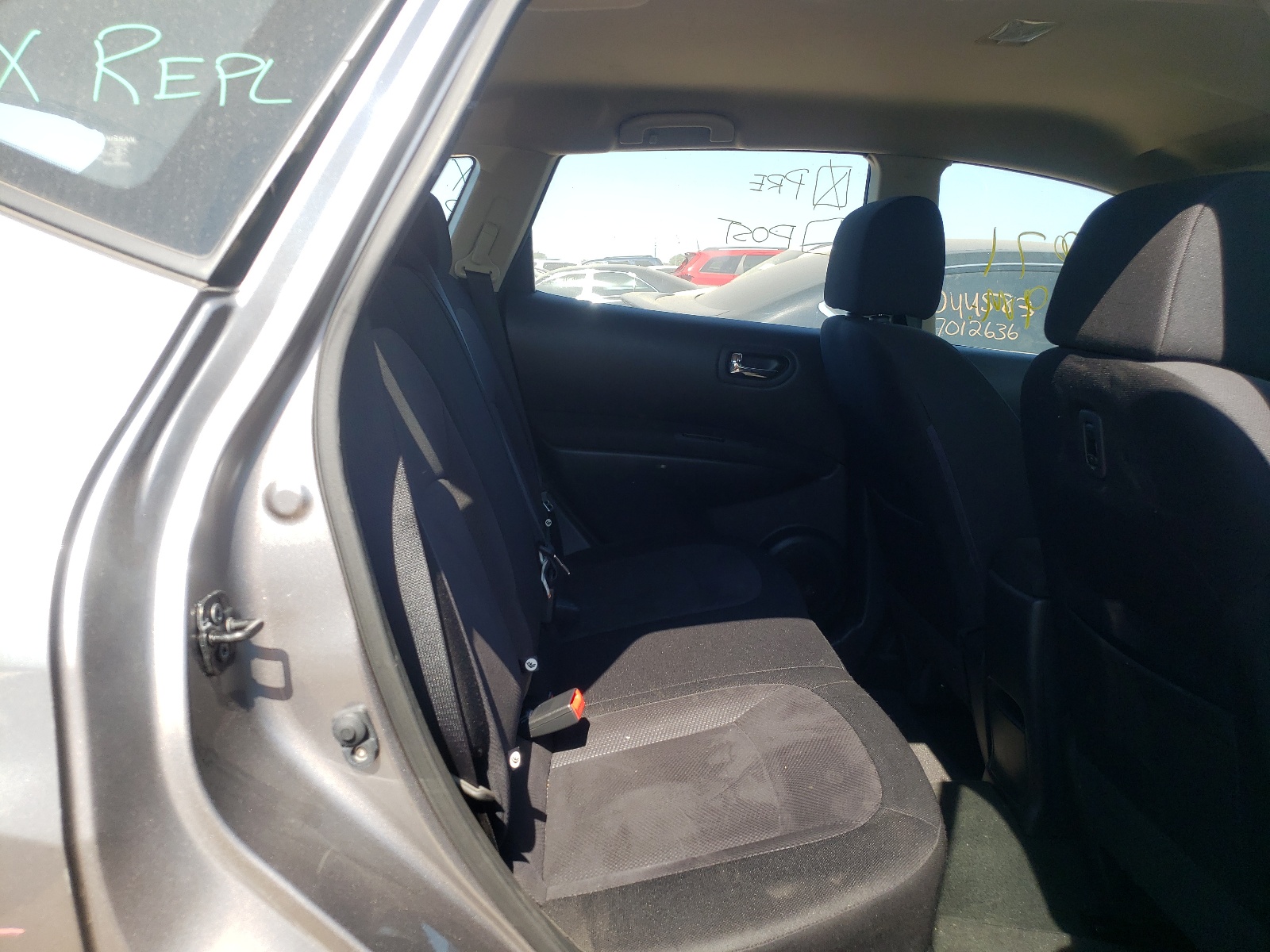 Photo 6 from auction – 2011 NISSAN ROGUE S with VIN JN8AS5MT8BW577363