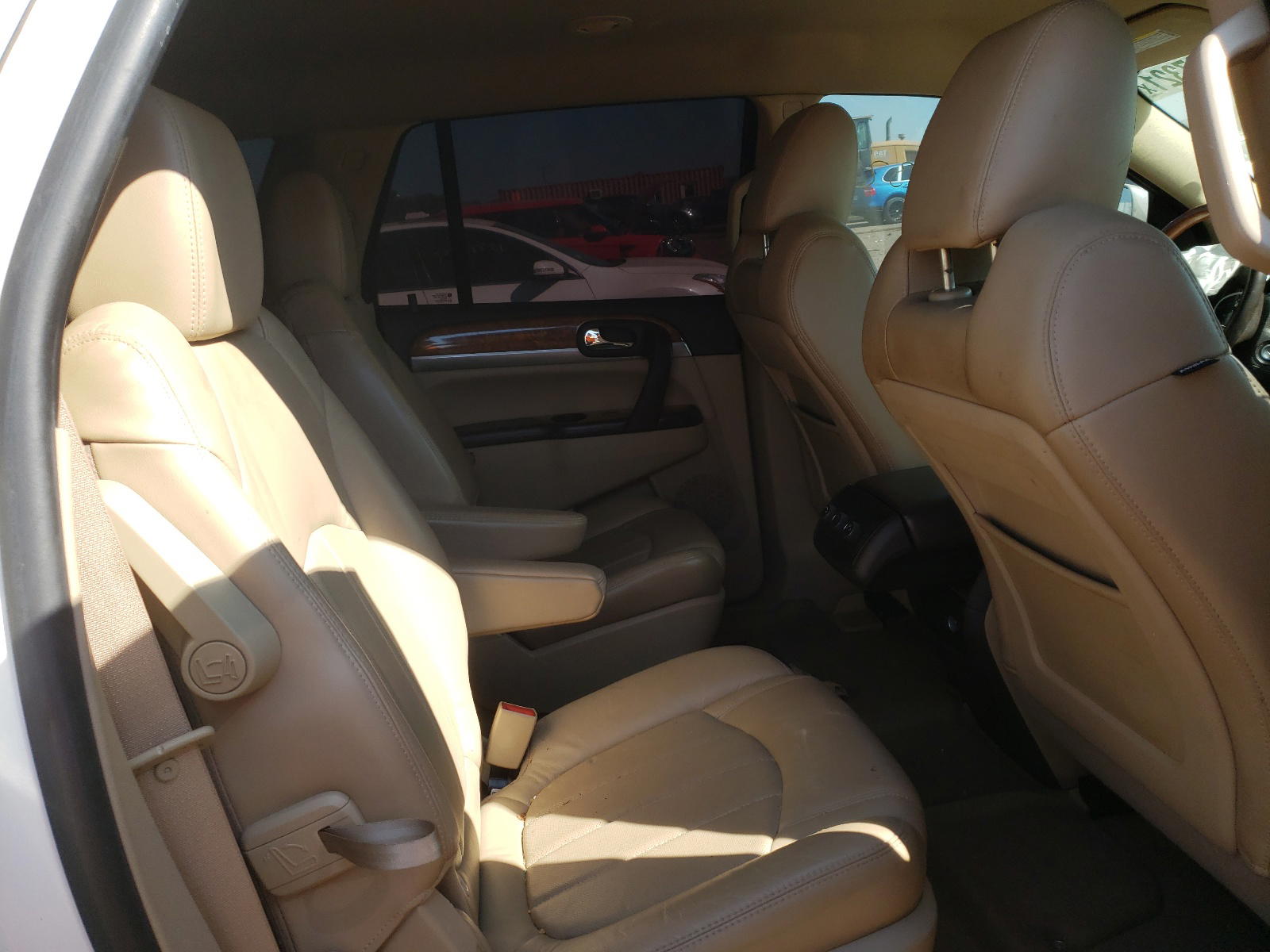 Photo 6 from auction – 2011 BUICK ENCLAVE CX with VIN 5GAKRBEDXBJ329311
