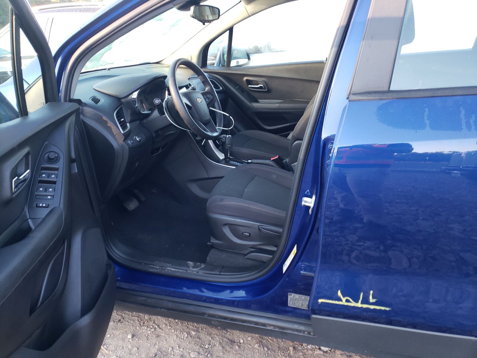 Photo 9 from auction – 2017 CHEVROLET TRAX LS with VIN 3GNCJKSB8HL157950