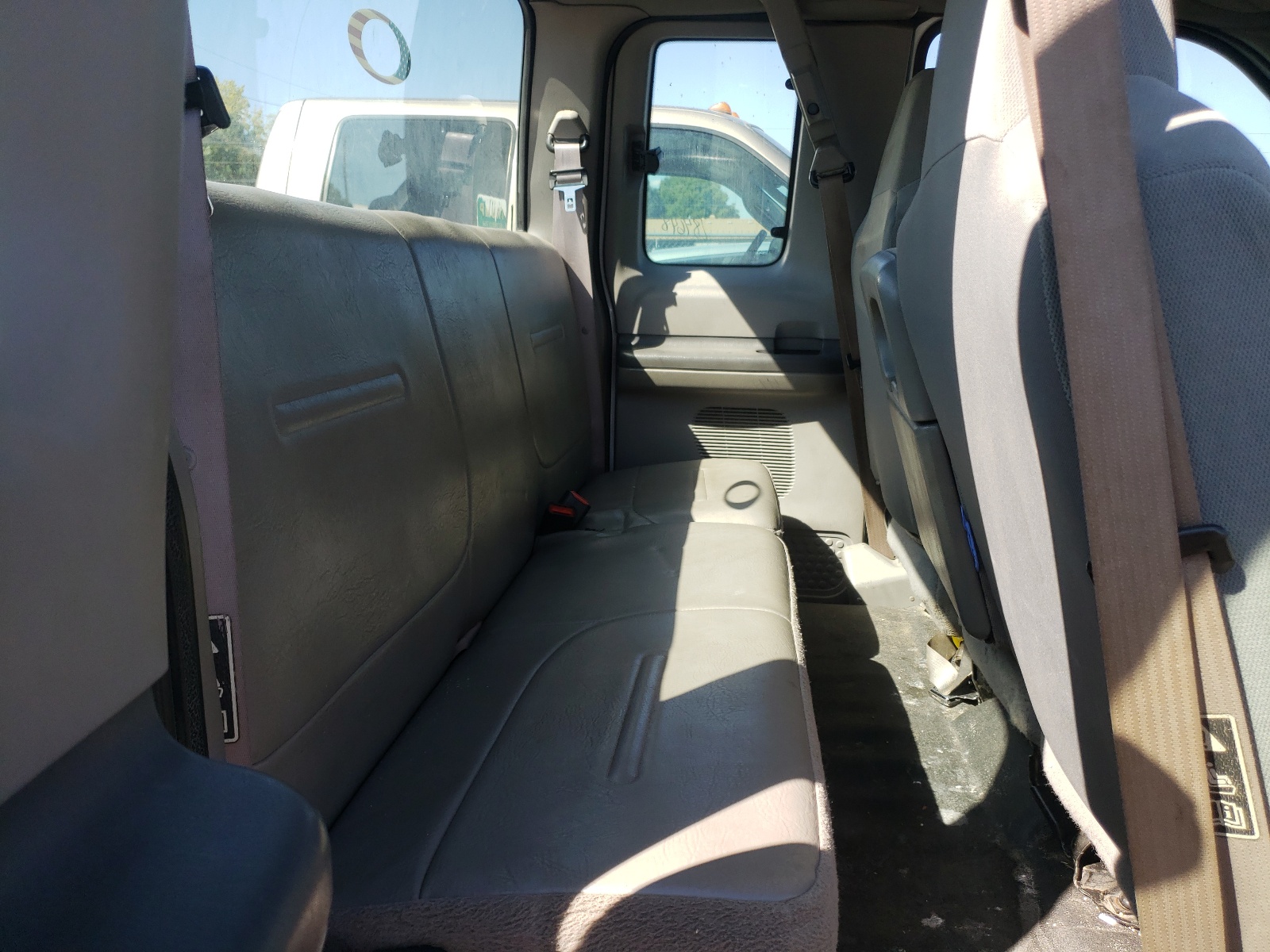 Photo 6 from auction – 2001 FORD F250 SUPER with VIN 1FTNX21L11EB95617