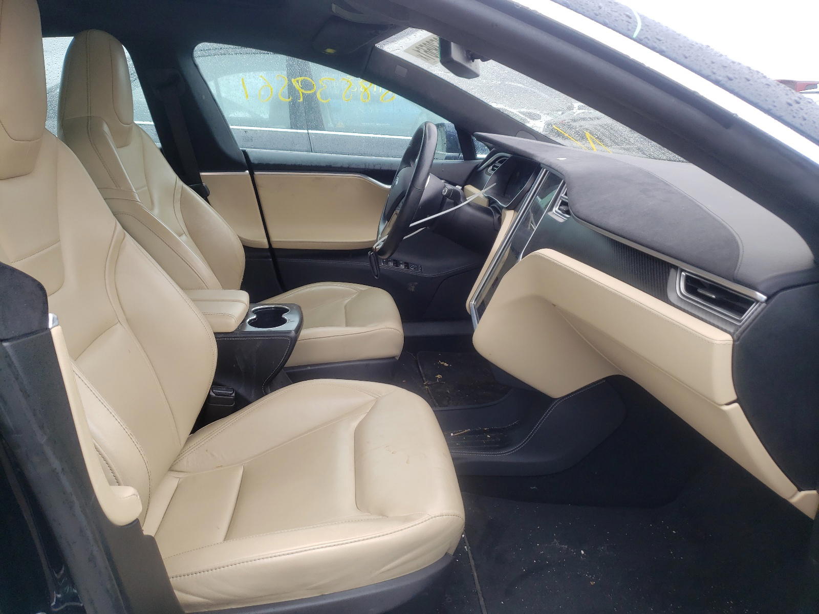 Photo 5 from auction – 2015 TESLA MODEL S 85 with VIN 5YJSA1H27FFP75214