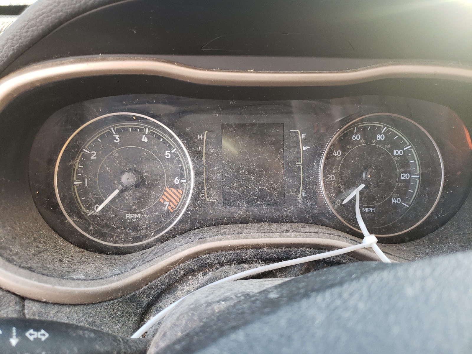 Photo 8 from auction – 2014 JEEP CHEROKEE L with VIN 1C4PJLCB6EW273748