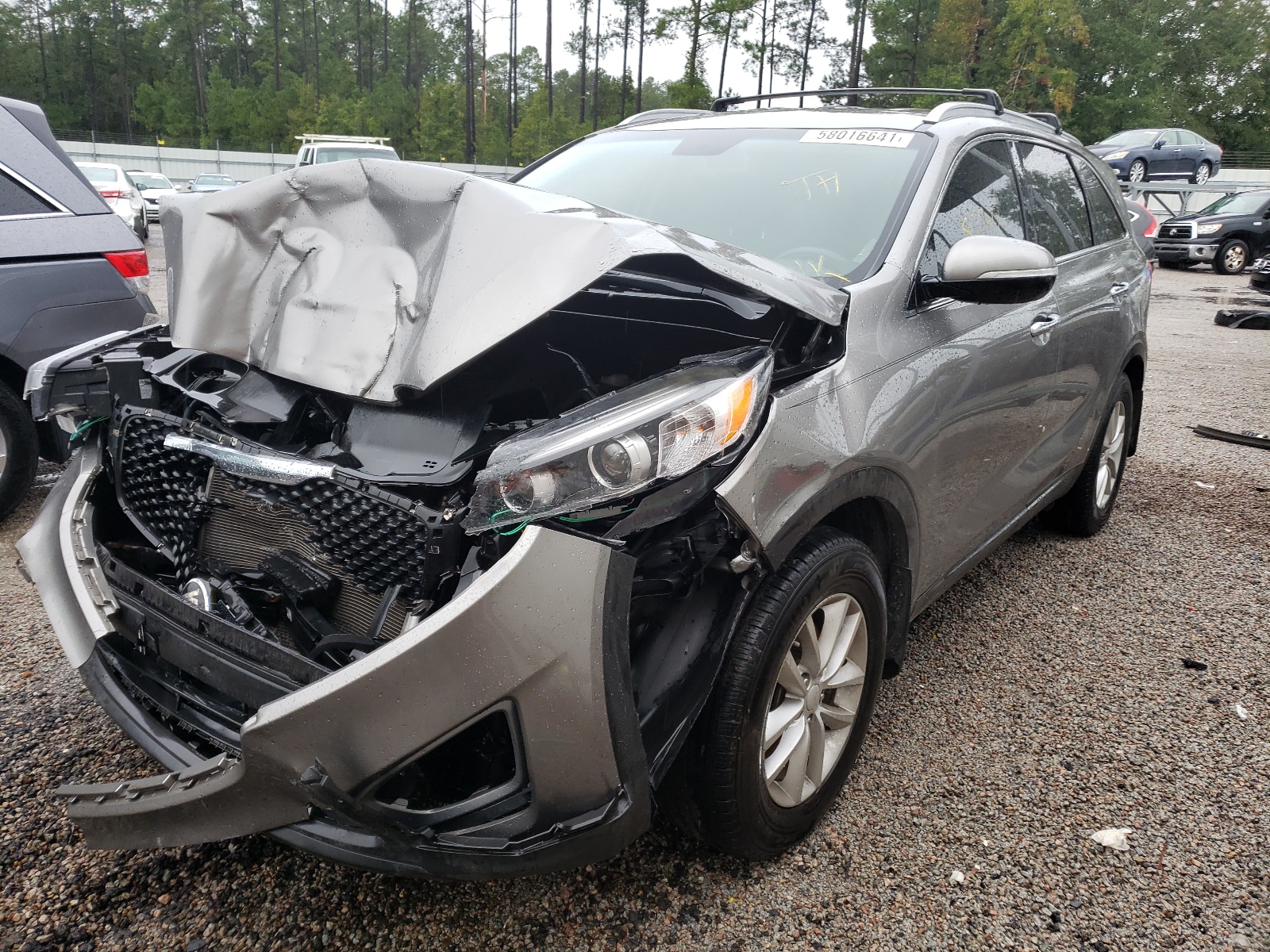 Photo 2 from auction – 2017 KIA SORENTO LX with VIN 5XYPG4A30HG239371