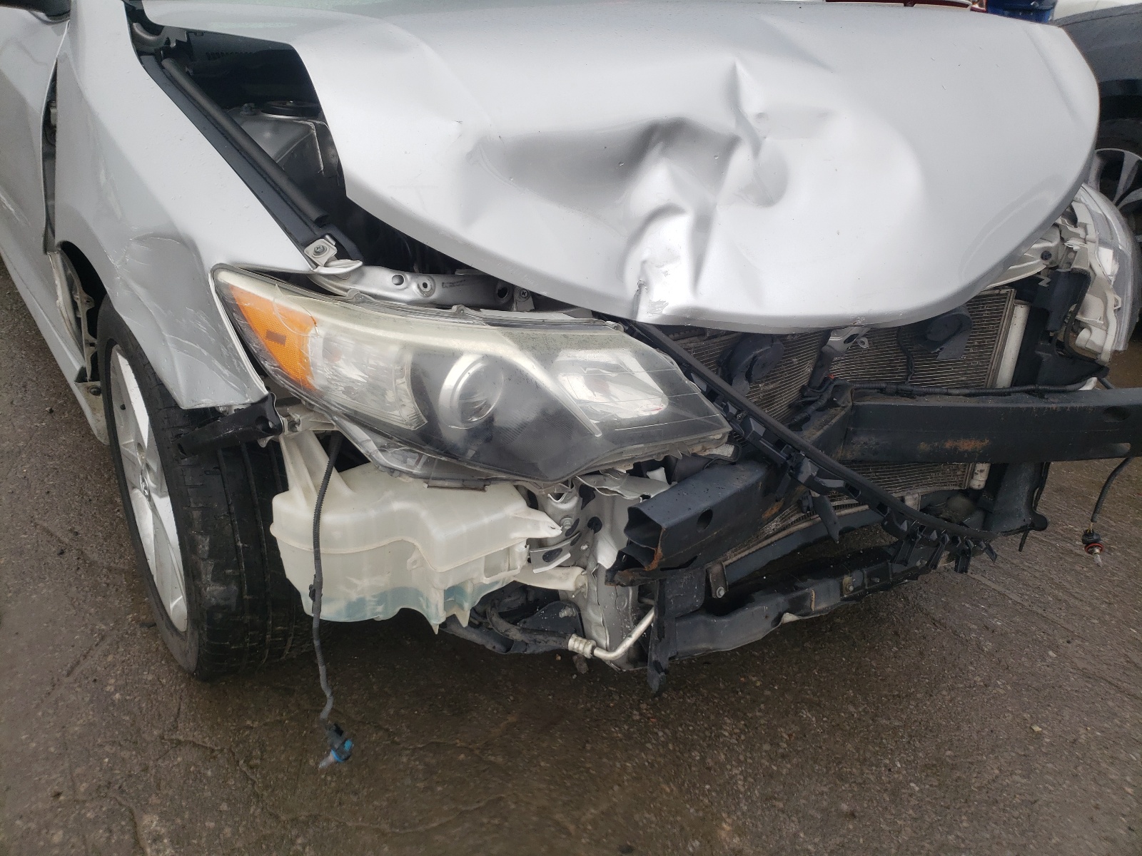 Photo 9 from auction – 2014 TOYOTA CAMRY L with VIN 4T1BF1FK6EU331392