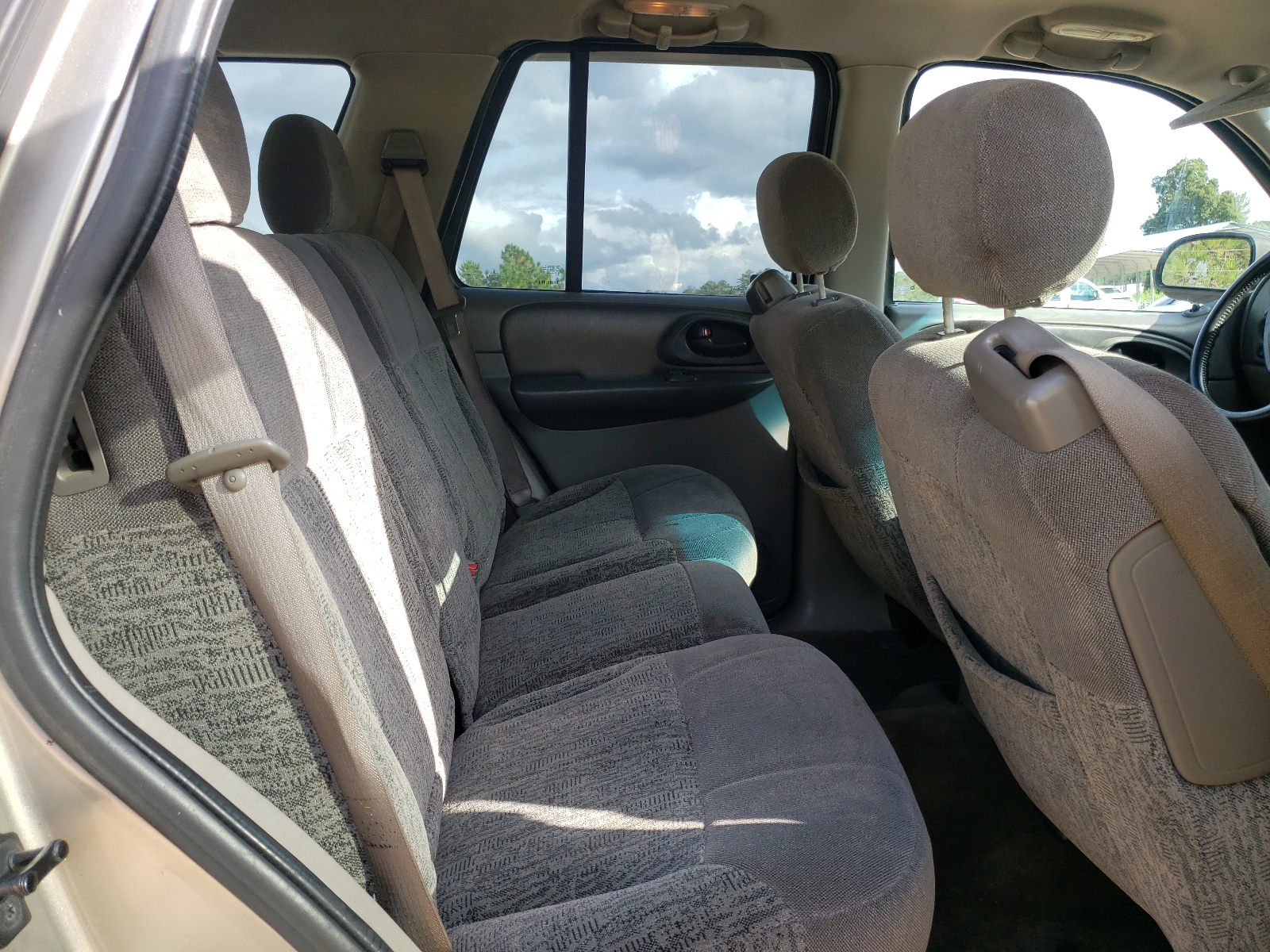 Photo 6 from auction – 2002 CHEVROLET TRAILBLAZE with VIN 1GNDT13SX22393919