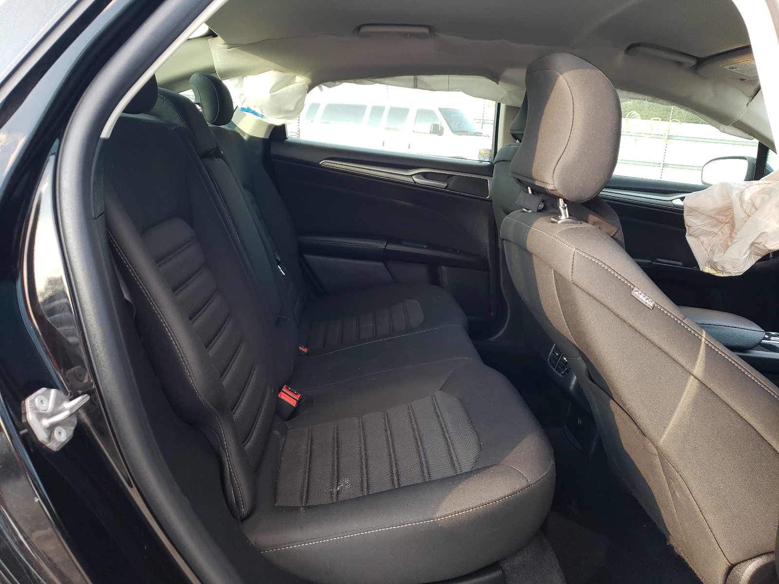 Photo 6 from auction – 2019 FORD FUSION SE with VIN 3FA6P0HD6KR229255