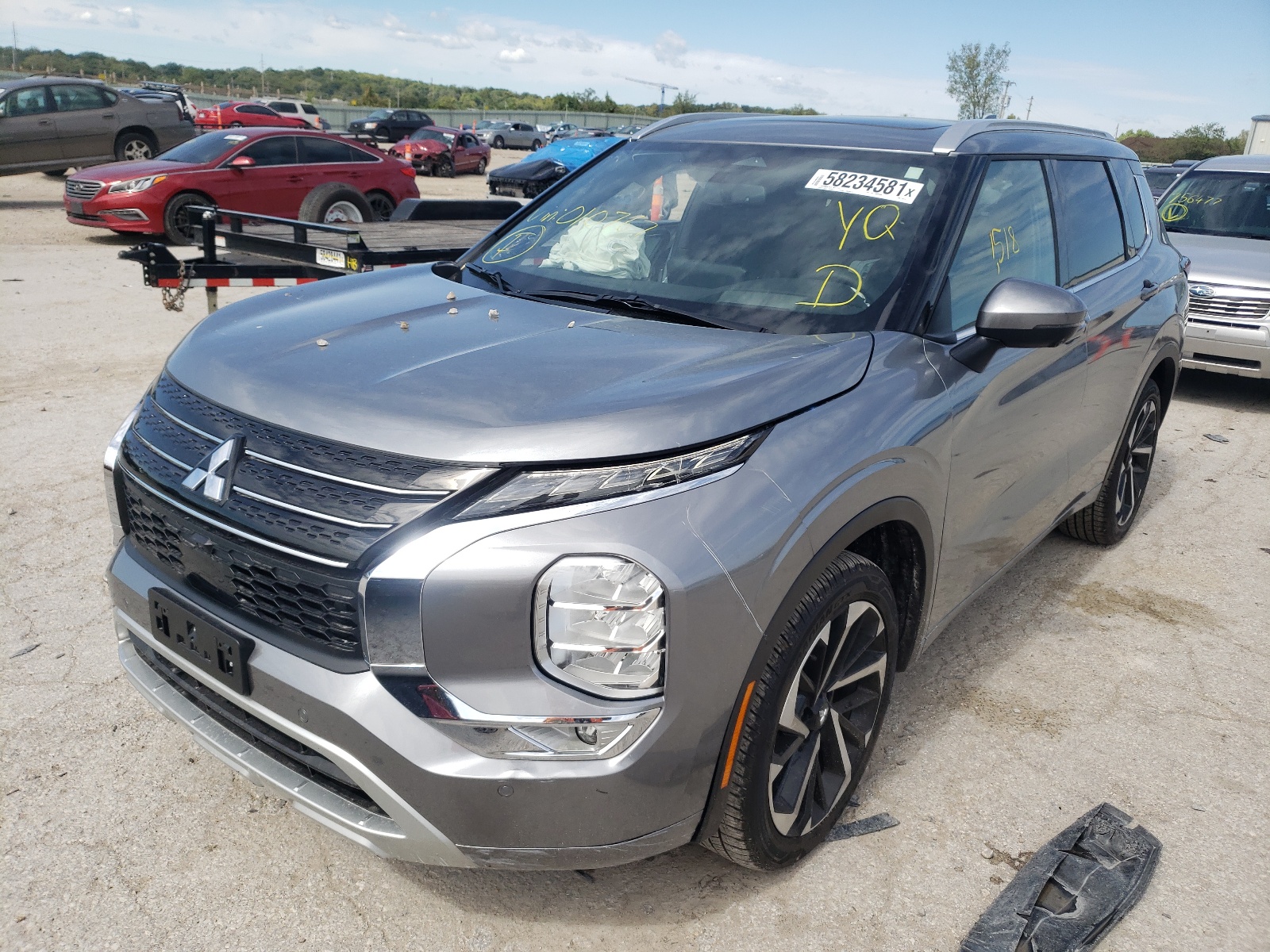 Photo 2 from auction – 2022 MITSUBISHI OUTLANDER with VIN JA4J3VA86NZ010767