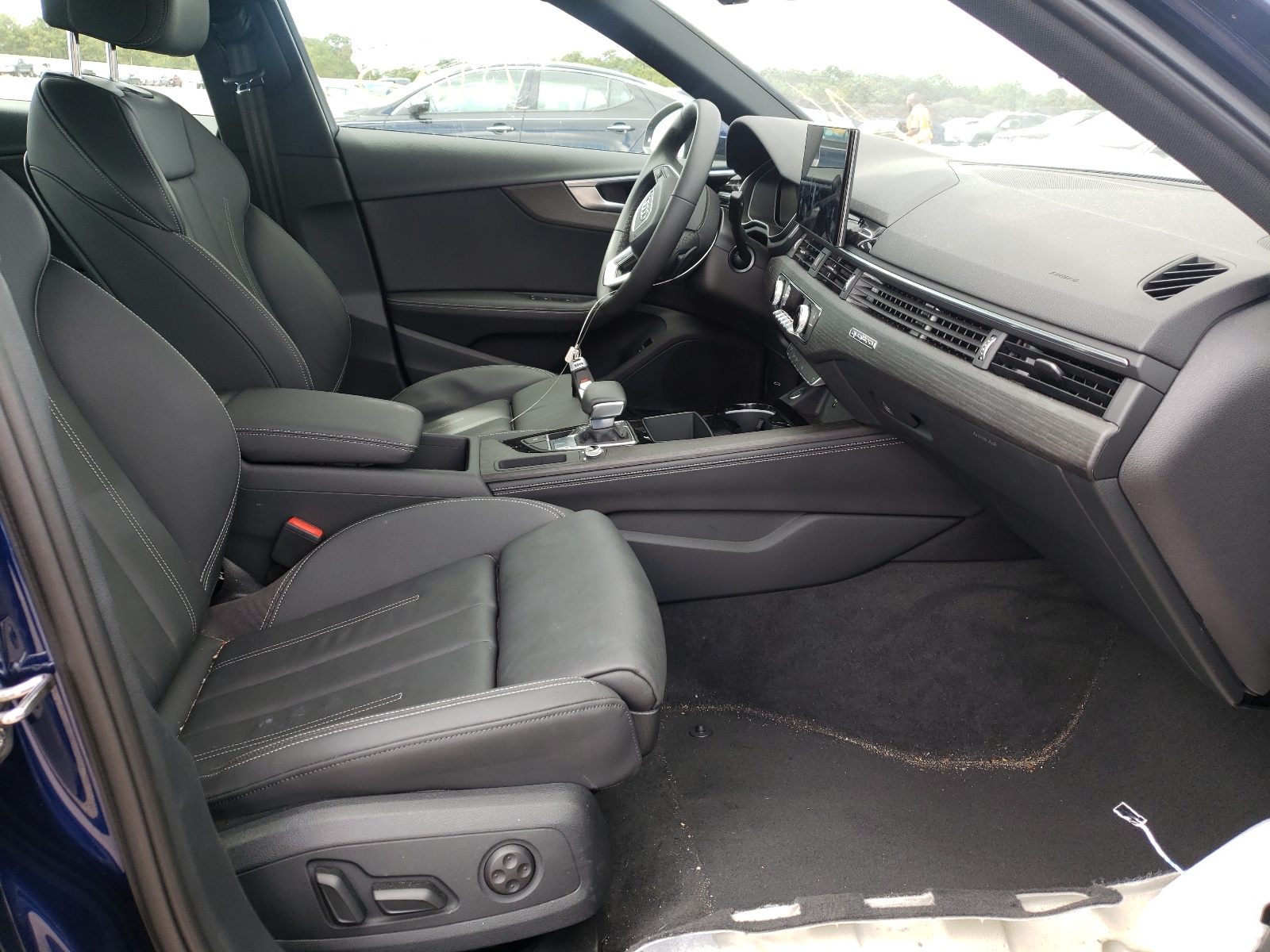 Zdjęcie 5 z aukcji – 2021 AUDI A4 PREMIUM z VIN WAUEAAF46MN013487