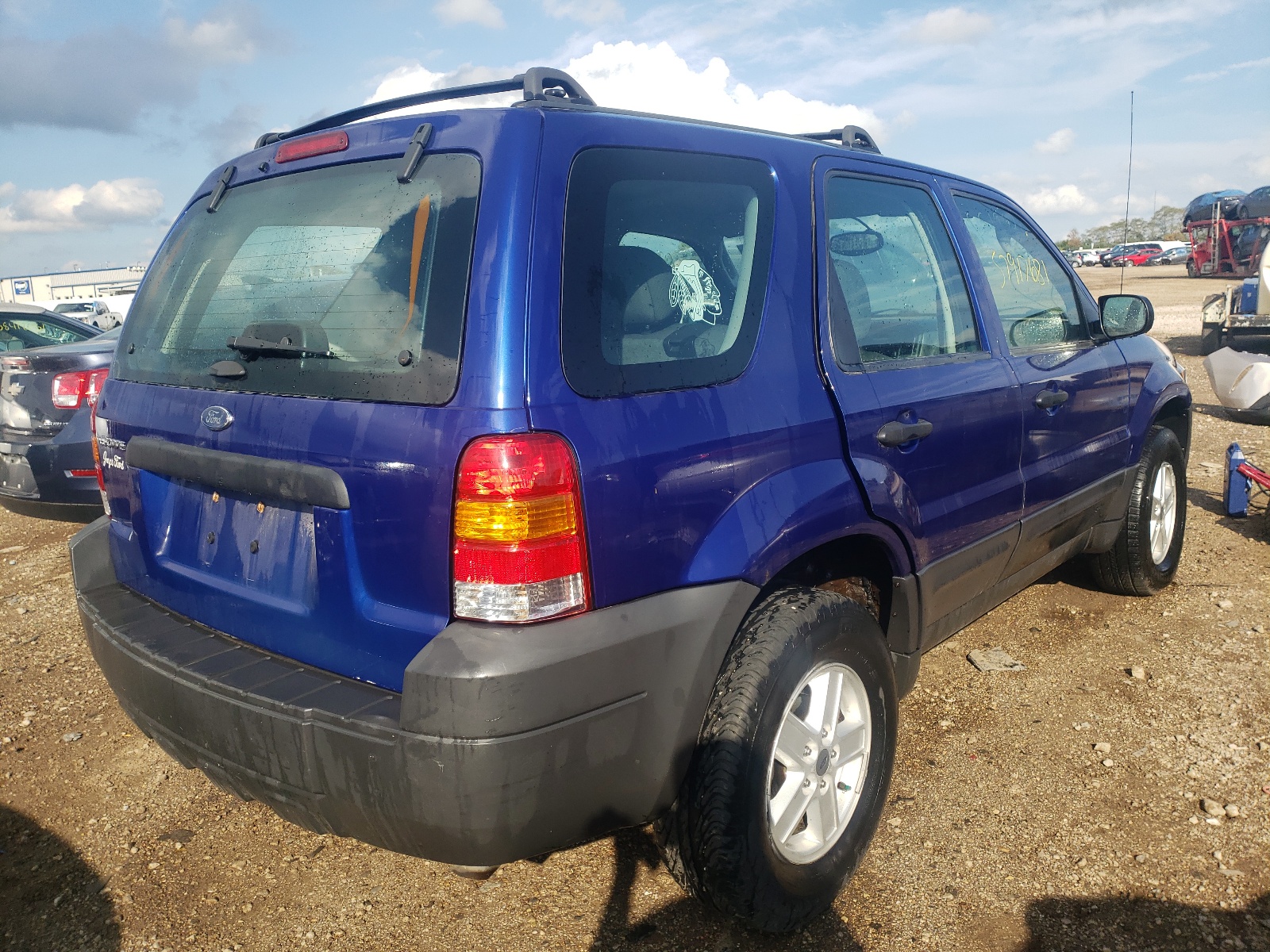 Photo 4 from auction – 2005 FORD ESCAPE XLS with VIN 1FMYU92Z55KA36345