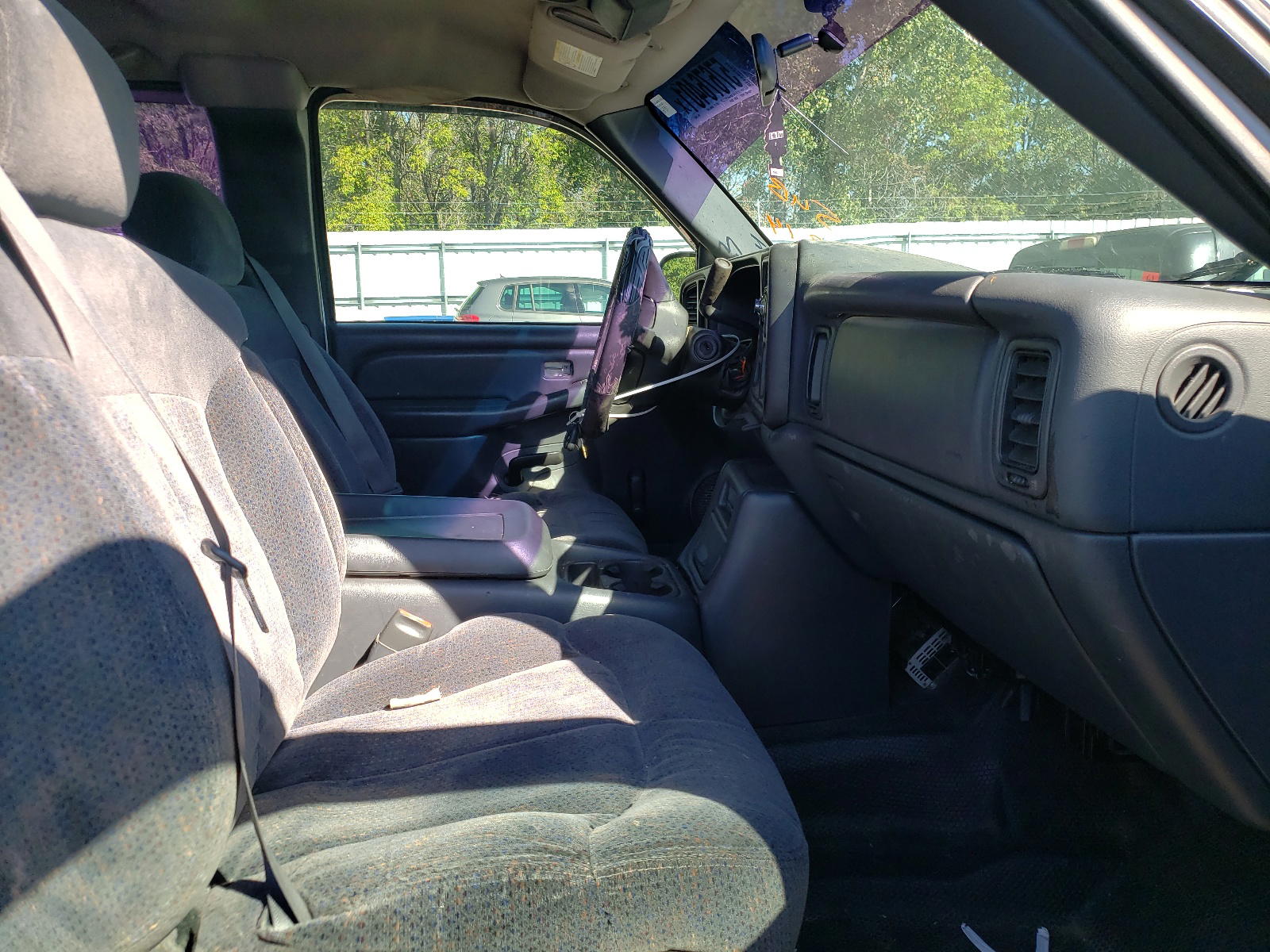 Photo 5 from auction – 2002 CHEVROLET SILVERADO with VIN 1GCHC29U42E274089