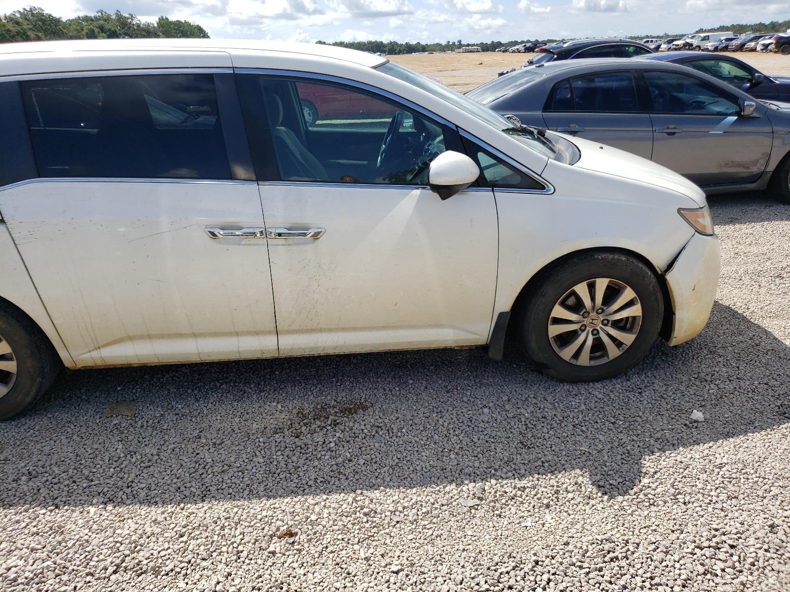 Photo 9 from auction – 2016 HONDA ODYSSEY SE with VIN 5FNRL5H33GB051921
