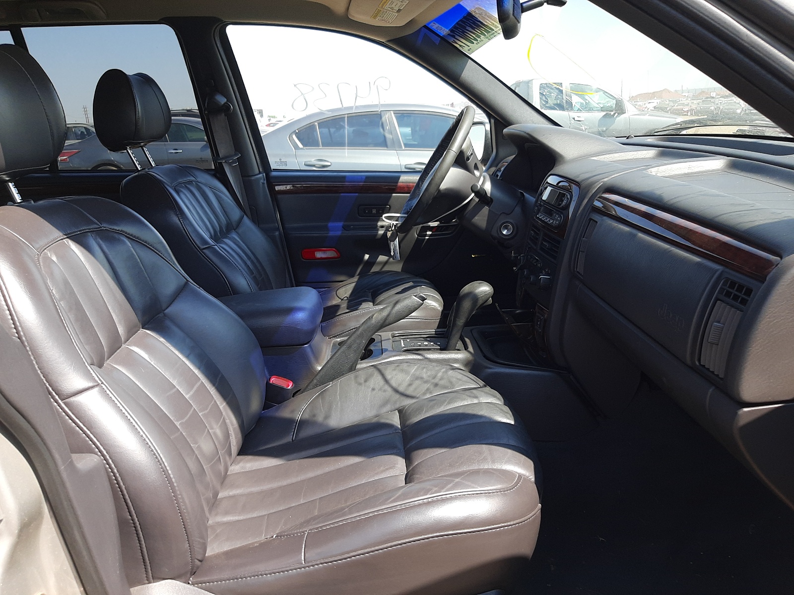 Photo 5 from auction – 2000 JEEP GRAND CHER with VIN 1J4GW58N9YC186474