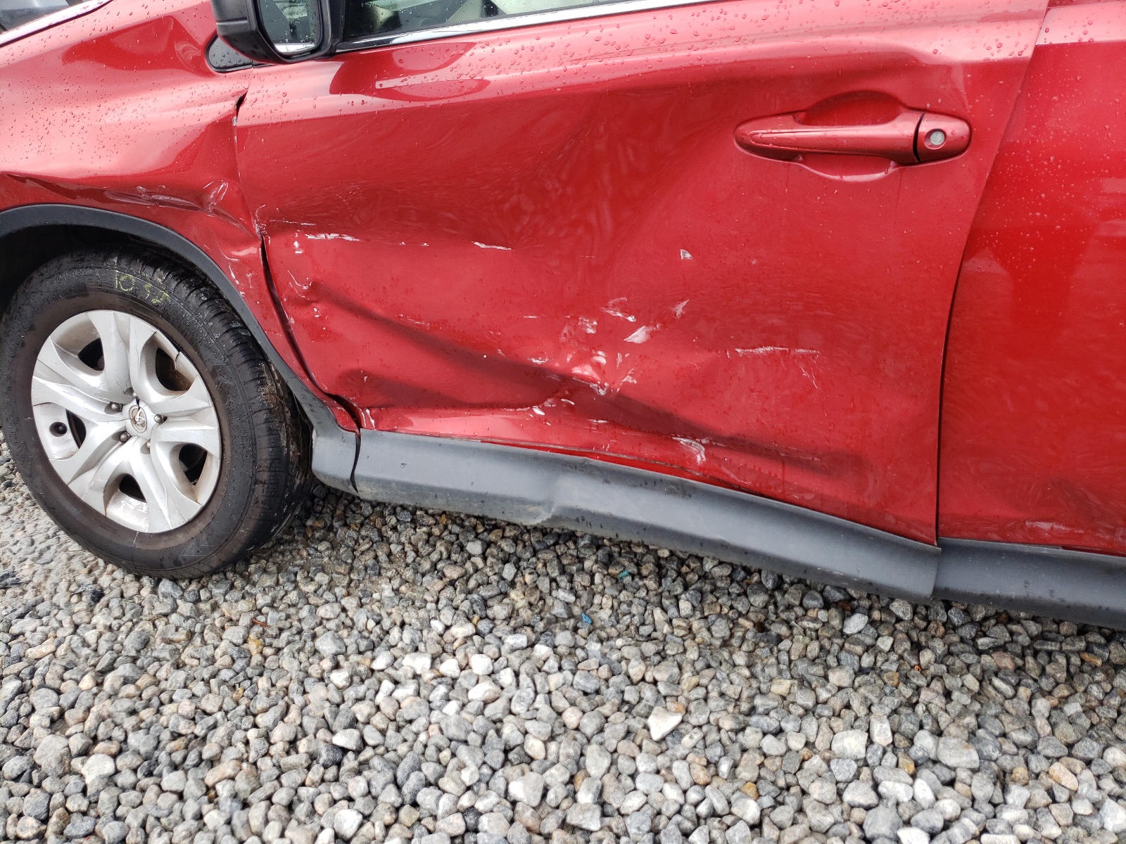 Photo 9 from auction – 2013 TOYOTA RAV4 LE with VIN JTMZFREV7D5016168