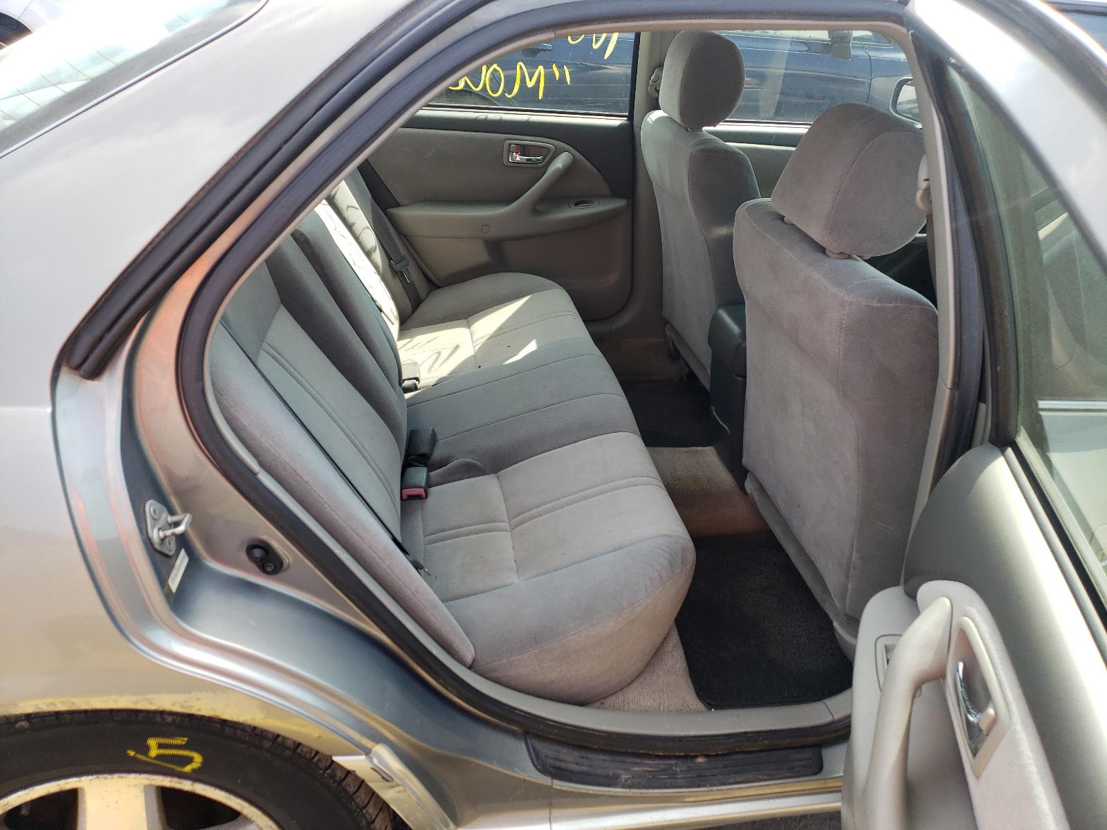 Photo 6 from auction – 2001 TOYOTA CAMRY CE with VIN JT2BF22K110297436