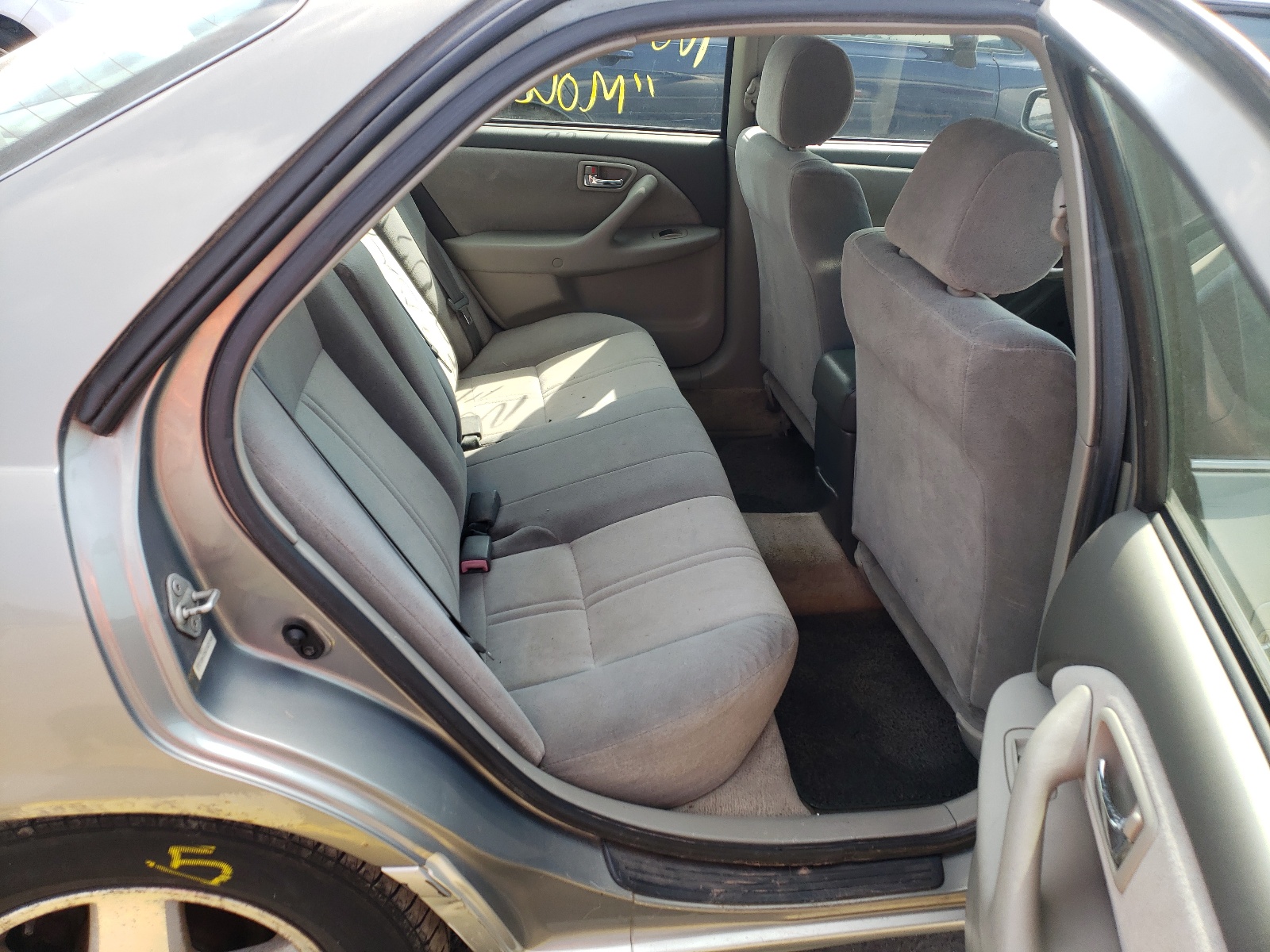 Zdjęcie 6 z aukcji – 2001 TOYOTA CAMRY CE z VIN JT2BF22K110297436