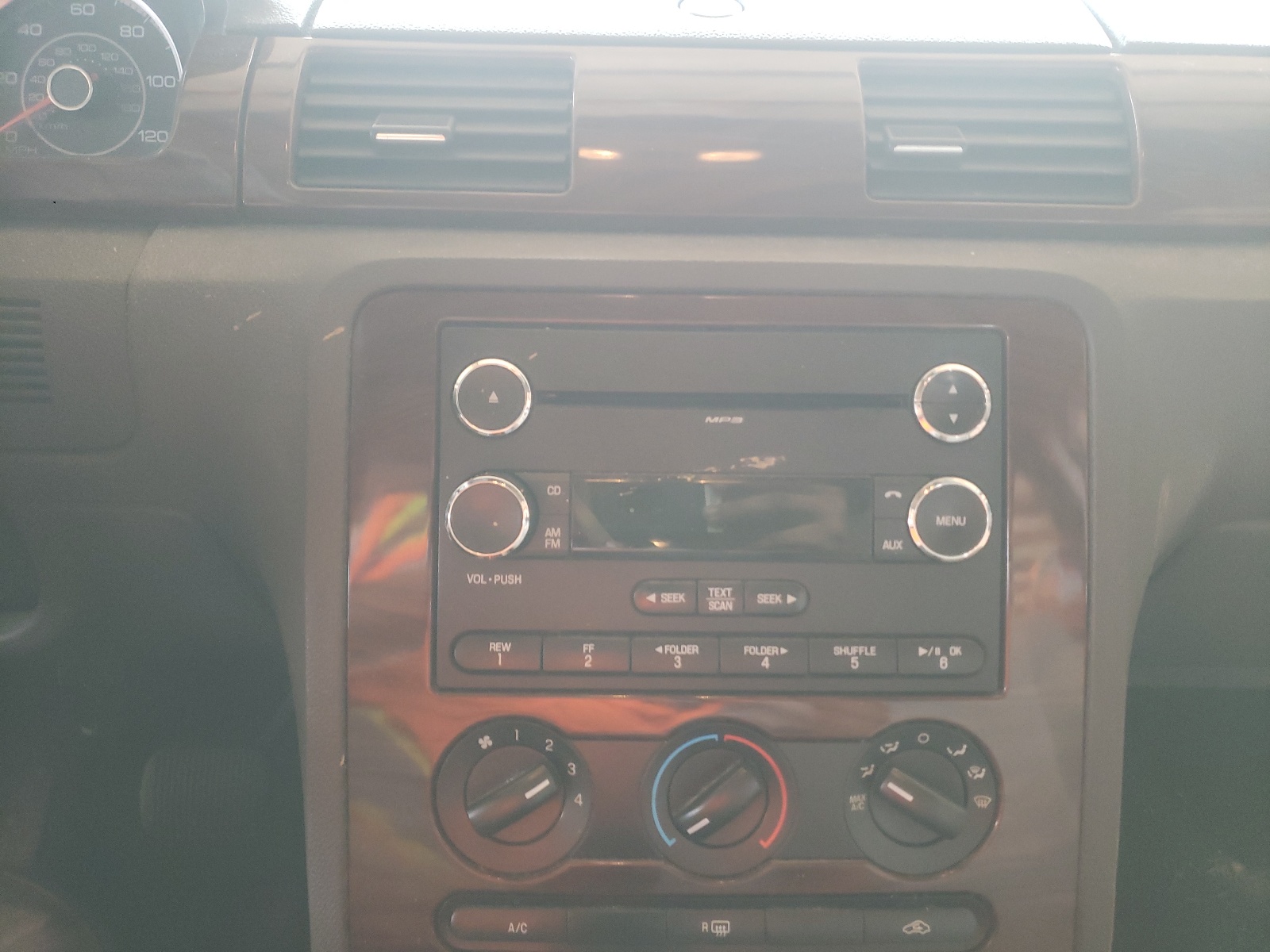 Photo 9 from auction – 2008 FORD TAURUS SEL with VIN 1FAHP24W98G146866