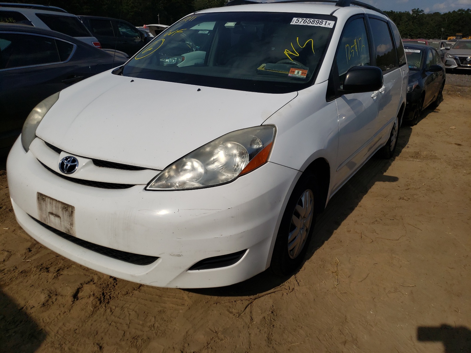Photo 2 from auction – 2010 TOYOTA SIENNA CE with VIN 5TDKK4CC3AS307029