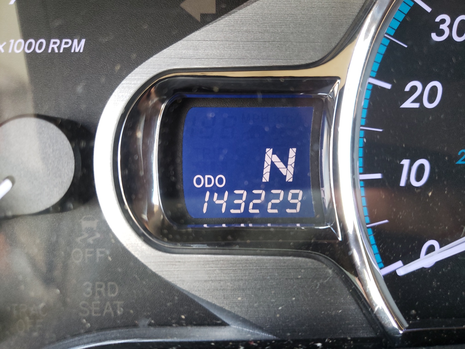 Photo 8 from auction – 2012 TOYOTA SIENNA XLE with VIN 5TDYK3DC7CS203729