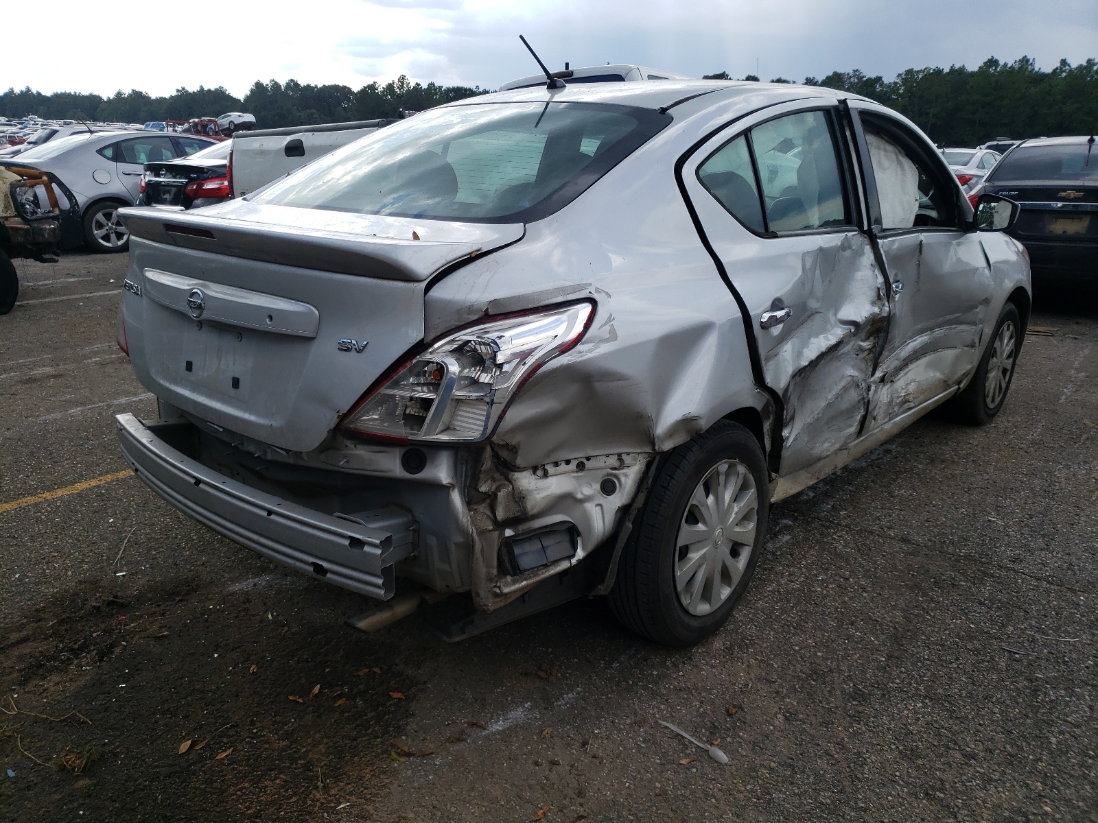 Photo 4 from auction – 2017 NISSAN VERSA S with VIN 3N1CN7AP8HL859664