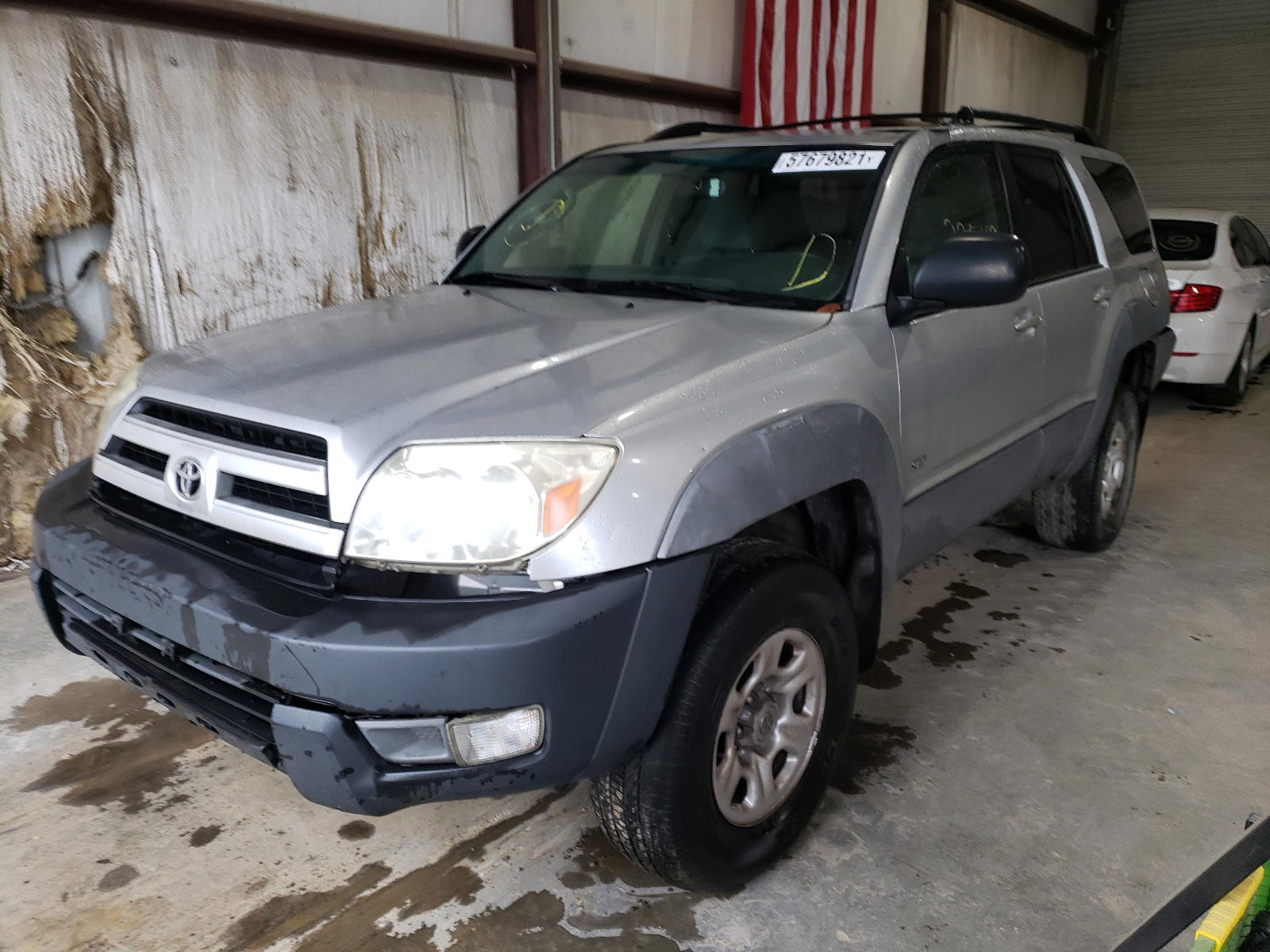 Photo 2 from auction – 2003 TOYOTA 4RUNNER SR with VIN JTEZU14R530001557