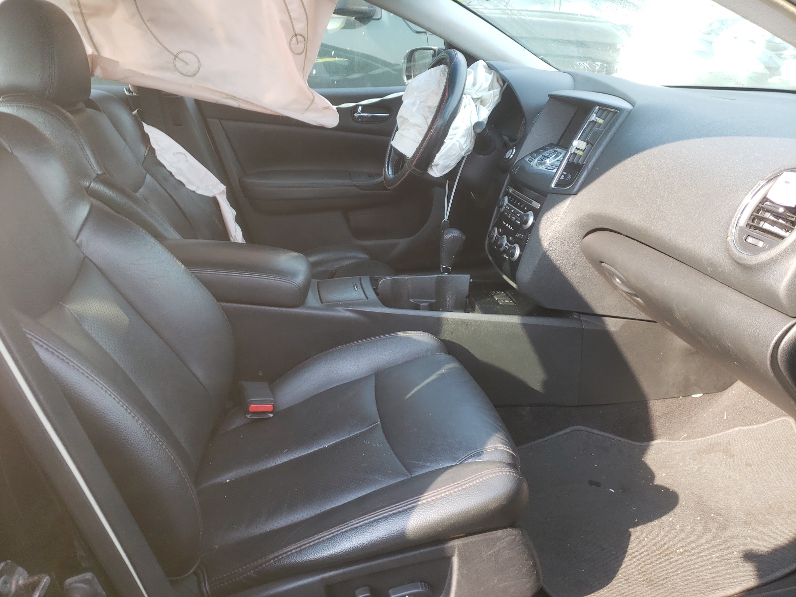 Photo 5 from auction – 2010 NISSAN MAXIMA S with VIN 1N4AA5AP5AC853719