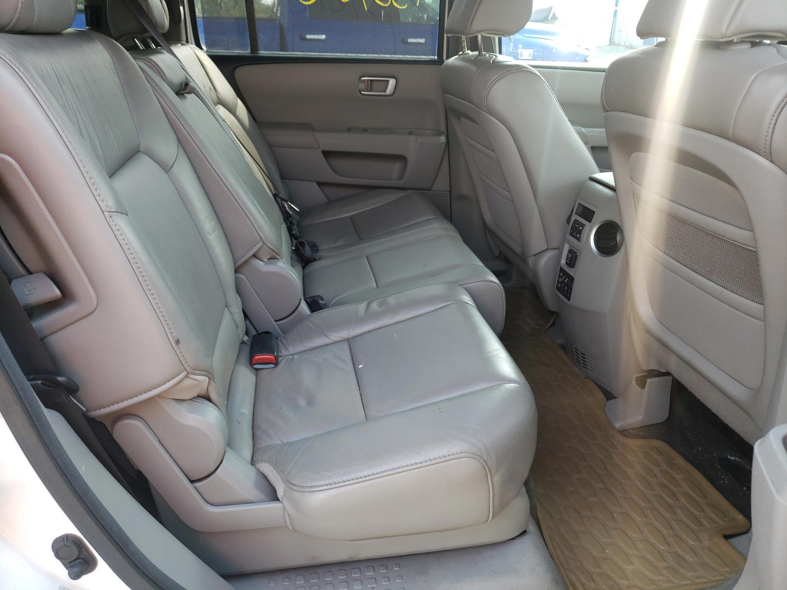 Photo 6 from auction – 2011 HONDA PILOT TOUR with VIN 5FNYF4H95BB086812