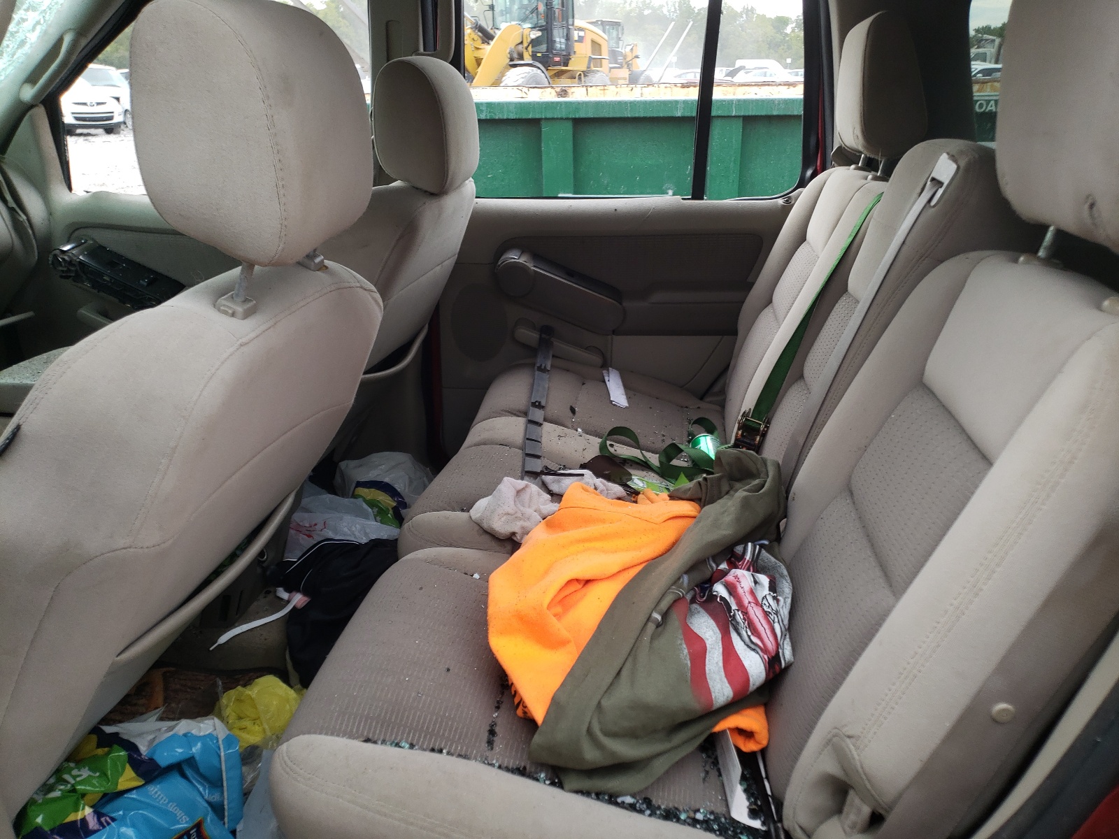 صورة رقم 6 من المزاد - 2006 FORD EXPLORER X مع VIN 1FMEU73E16UA18286