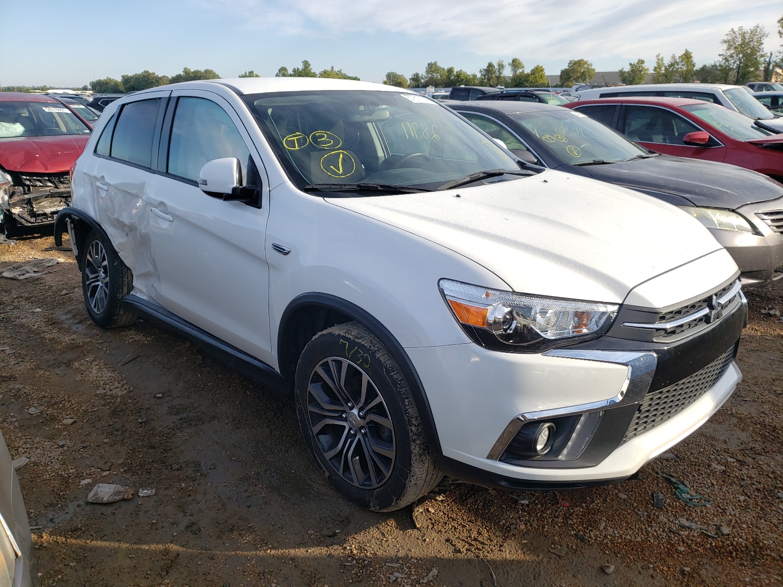 MITSUBISHI OUTLANDER 2019 with VIN JA4AP4AU2KU031345 - Photo from auction
