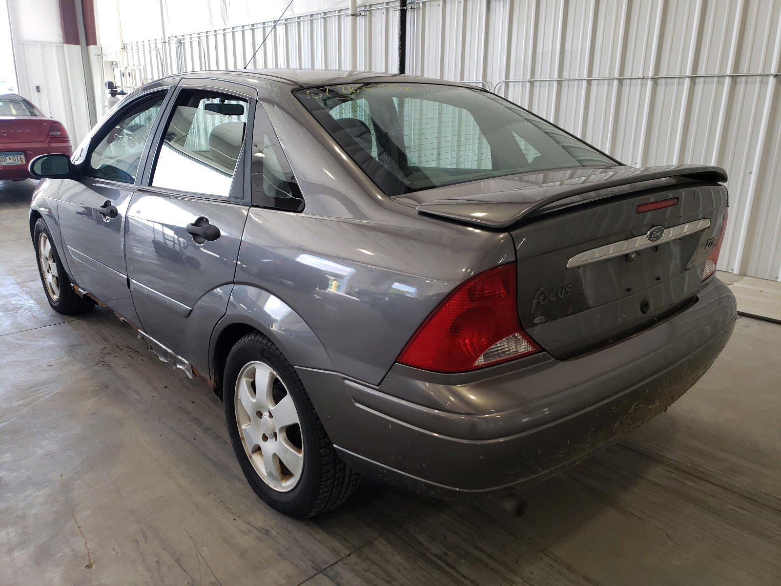 Photo 3 from auction – 2002 FORD FOCUS with VIN 1FAFP38312W199054