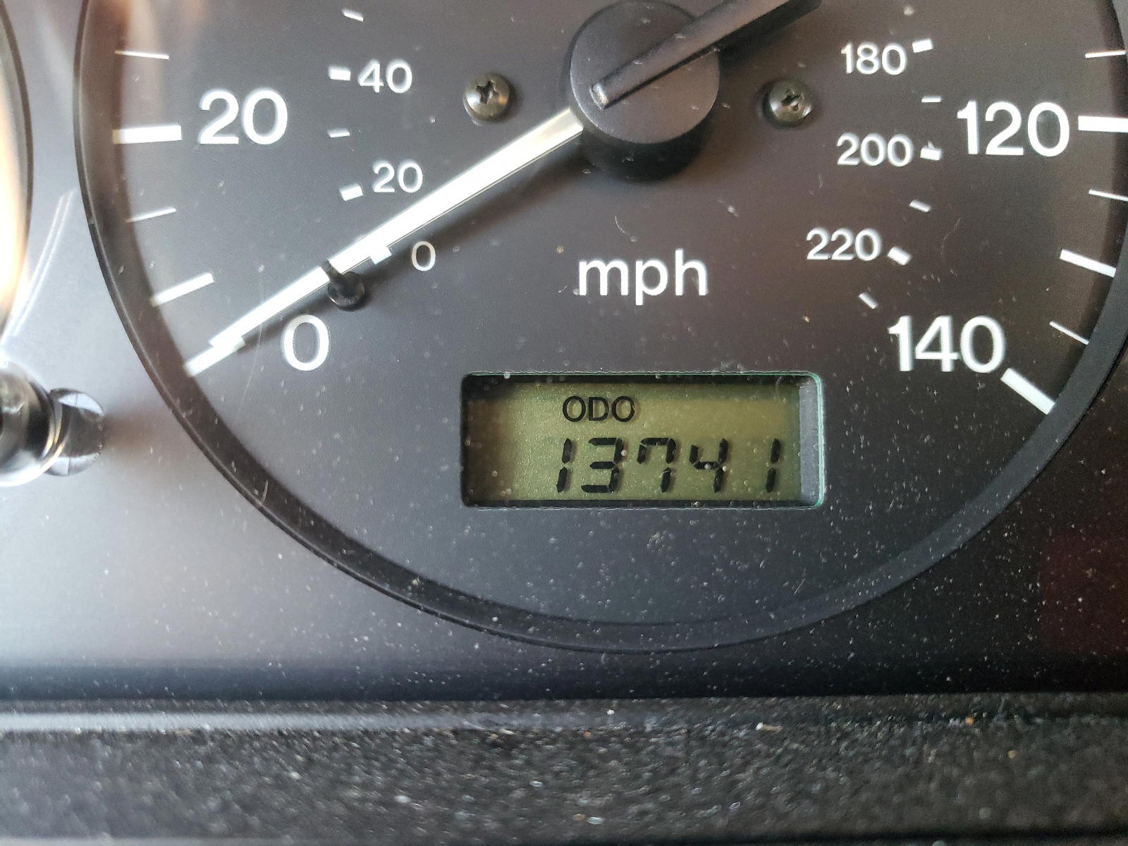 Photo 8 from auction – 1997 MAZDA PROTEGE DX with VIN JM1BC1419V0133775