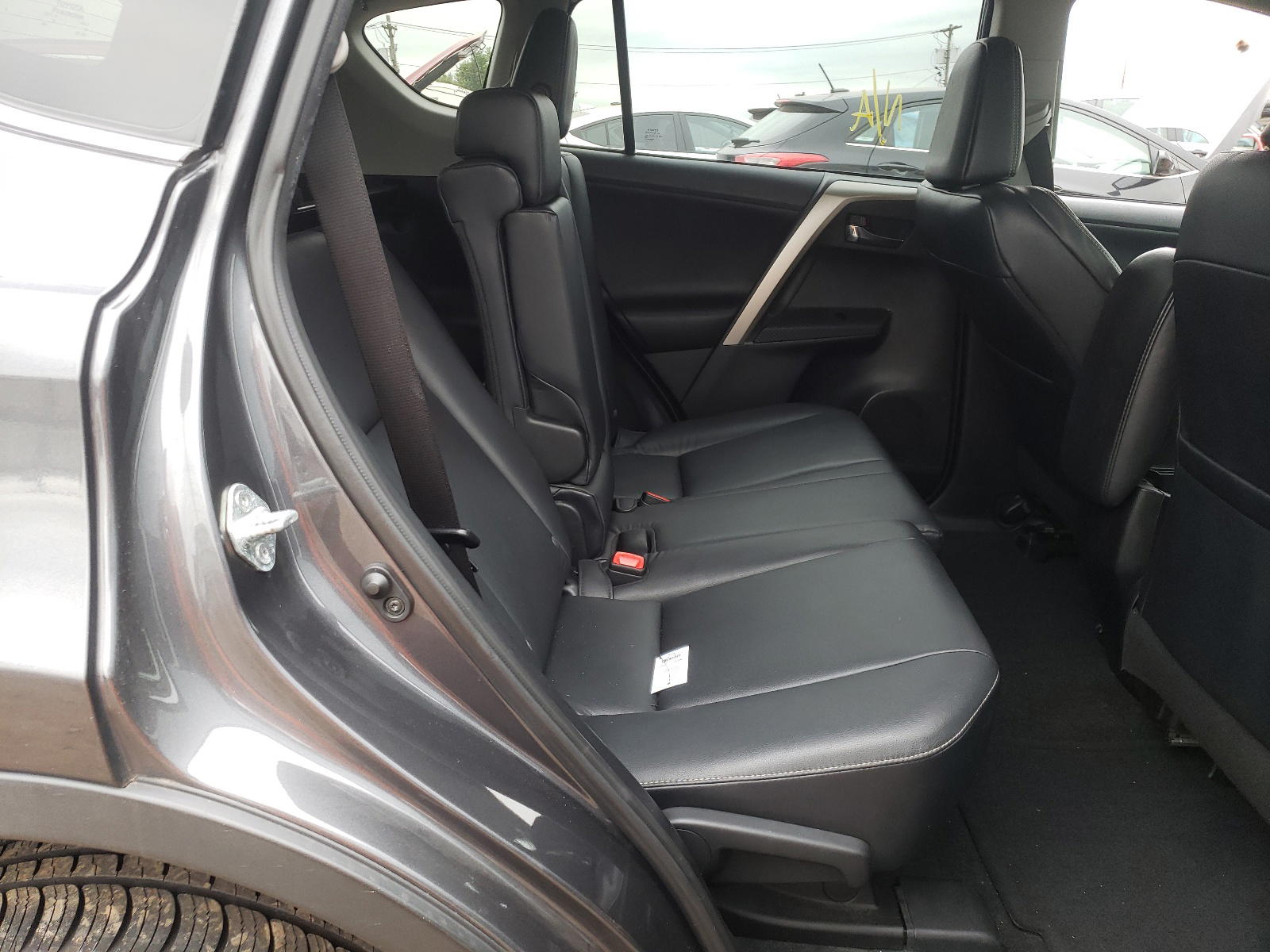 Photo 6 from auction – 2014 TOYOTA RAV4 LIMIT with VIN 2T3DFREV0EW176493