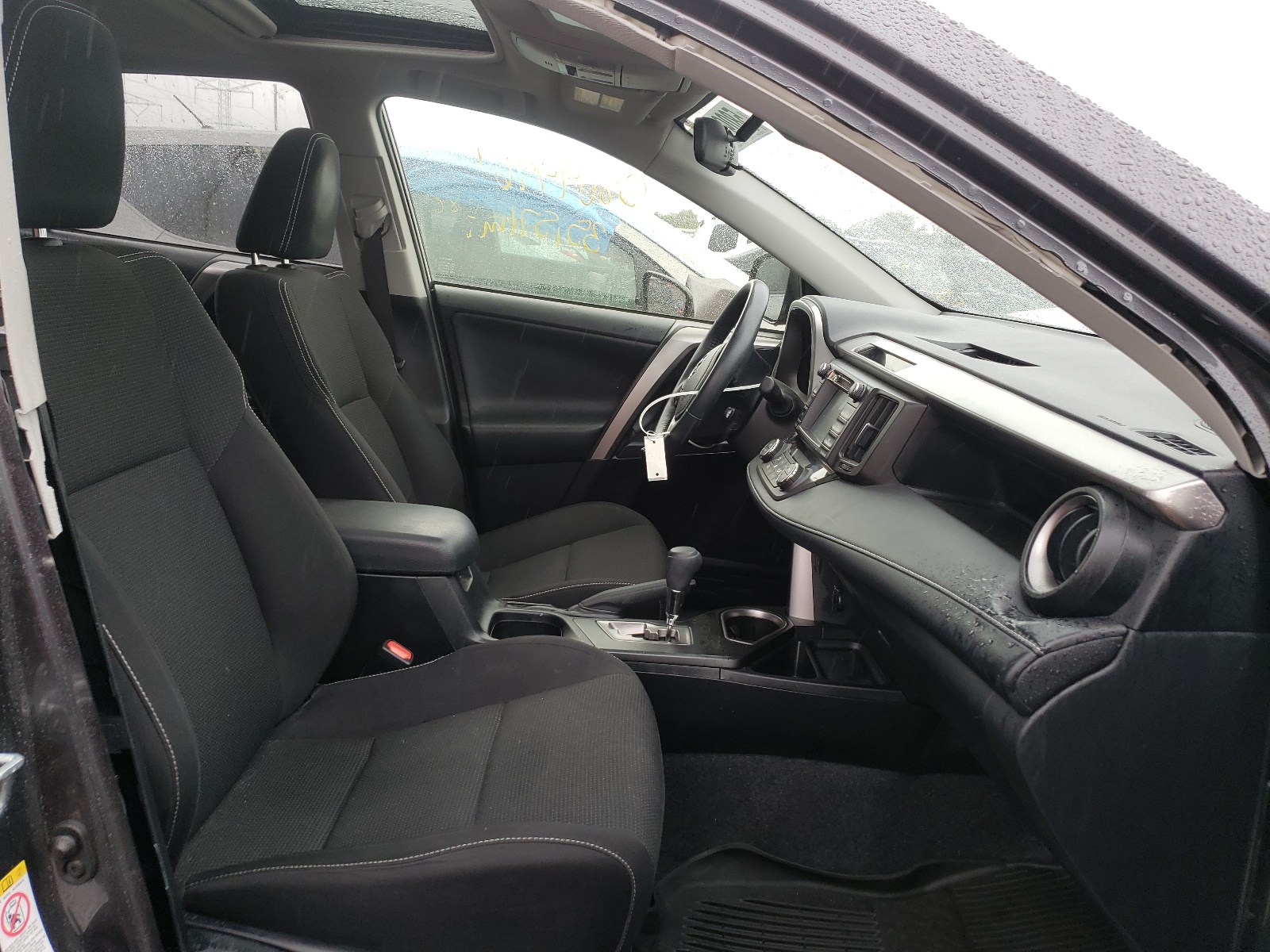 Photo 5 from auction – 2018 TOYOTA RAV4 ADVEN with VIN JTMRFREV0JJ176301