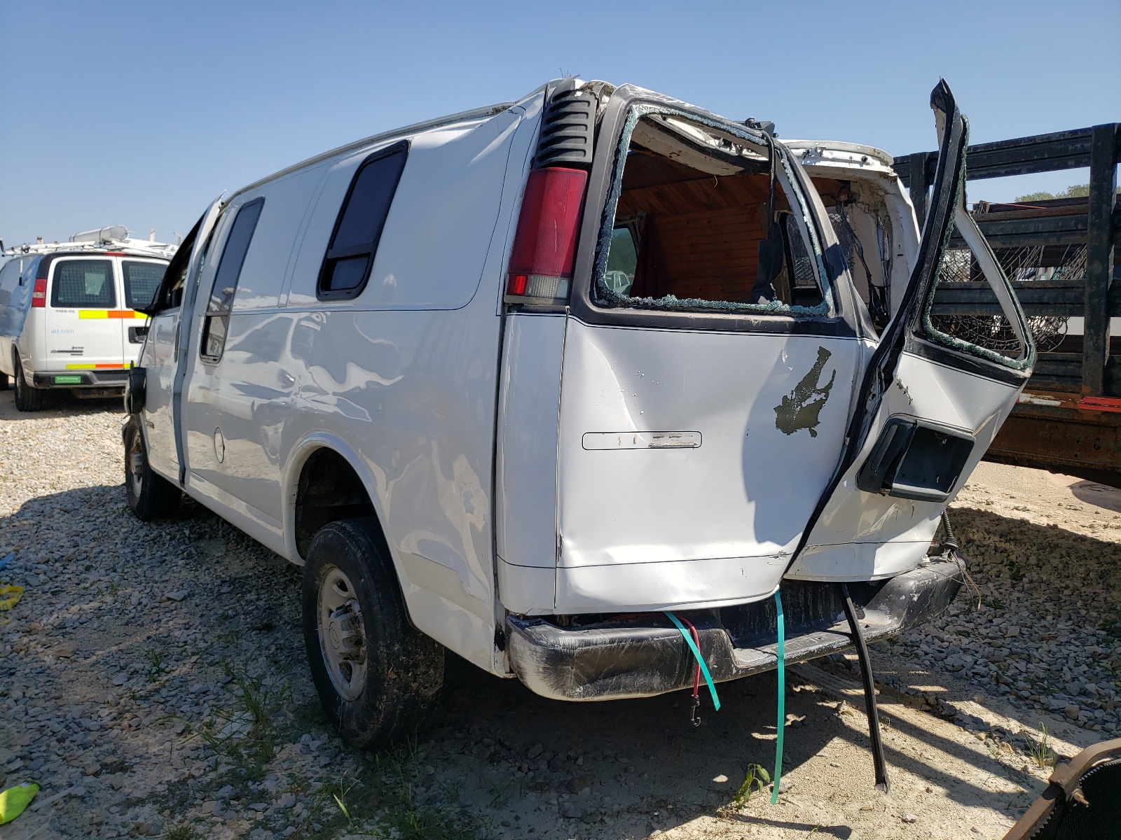 Photo 3 from auction – 2002 CHEVROLET EXPRESS G2 with VIN 1GCGG25R521157629