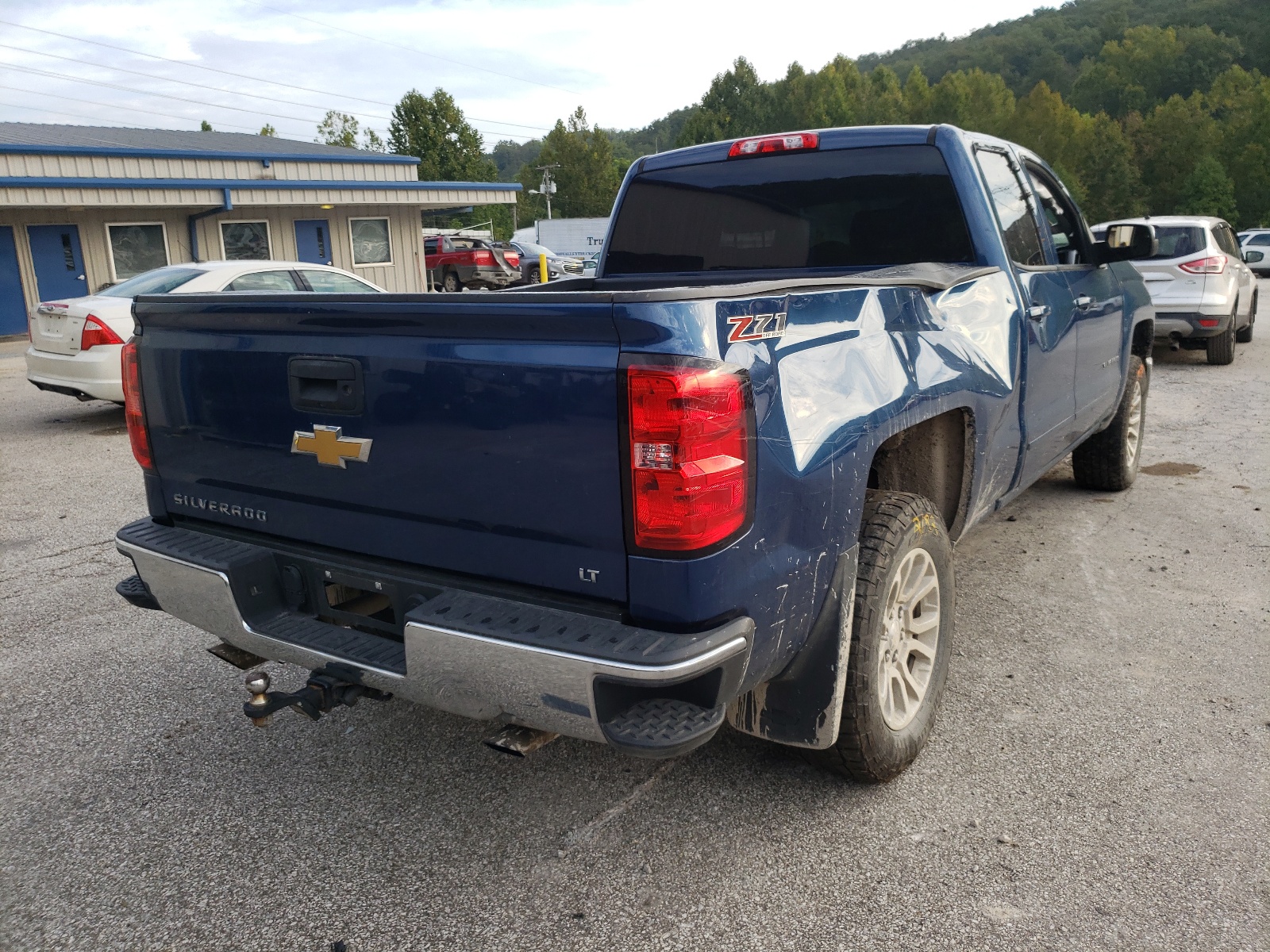 Photo 4 from auction – 2015 CHEVROLET SILVERADO with VIN 1GCVKREC9FZ401896