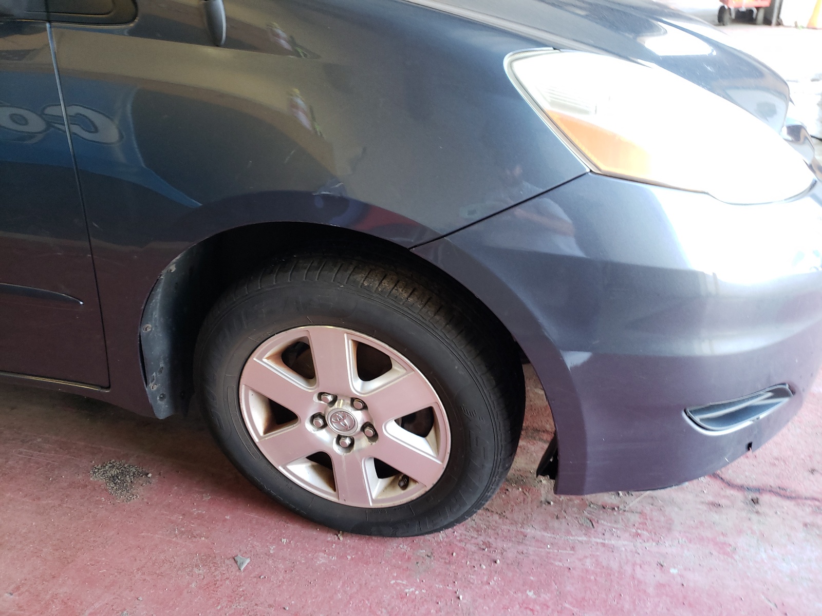 Photo 9 from auction – 2010 TOYOTA SIENNA CE with VIN 5TDKK4CC9AS335790
