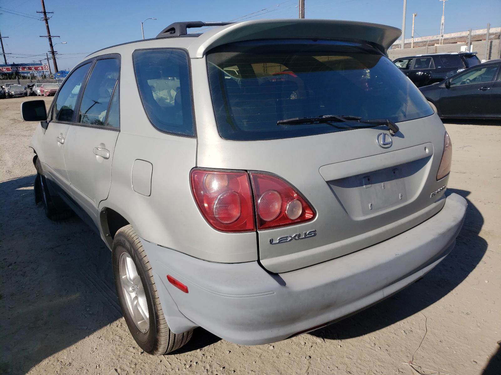Photo 3 from auction – 2000 LEXUS RX300 with VIN JT6HF10U4Y0155874