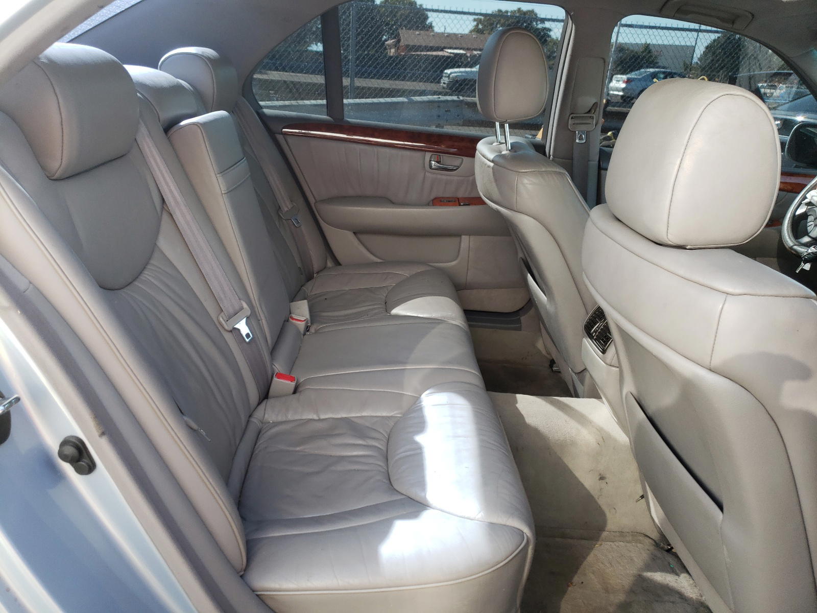 Photo 6 from auction – 2002 LEXUS LS 430 with VIN JTHBN30F420064026