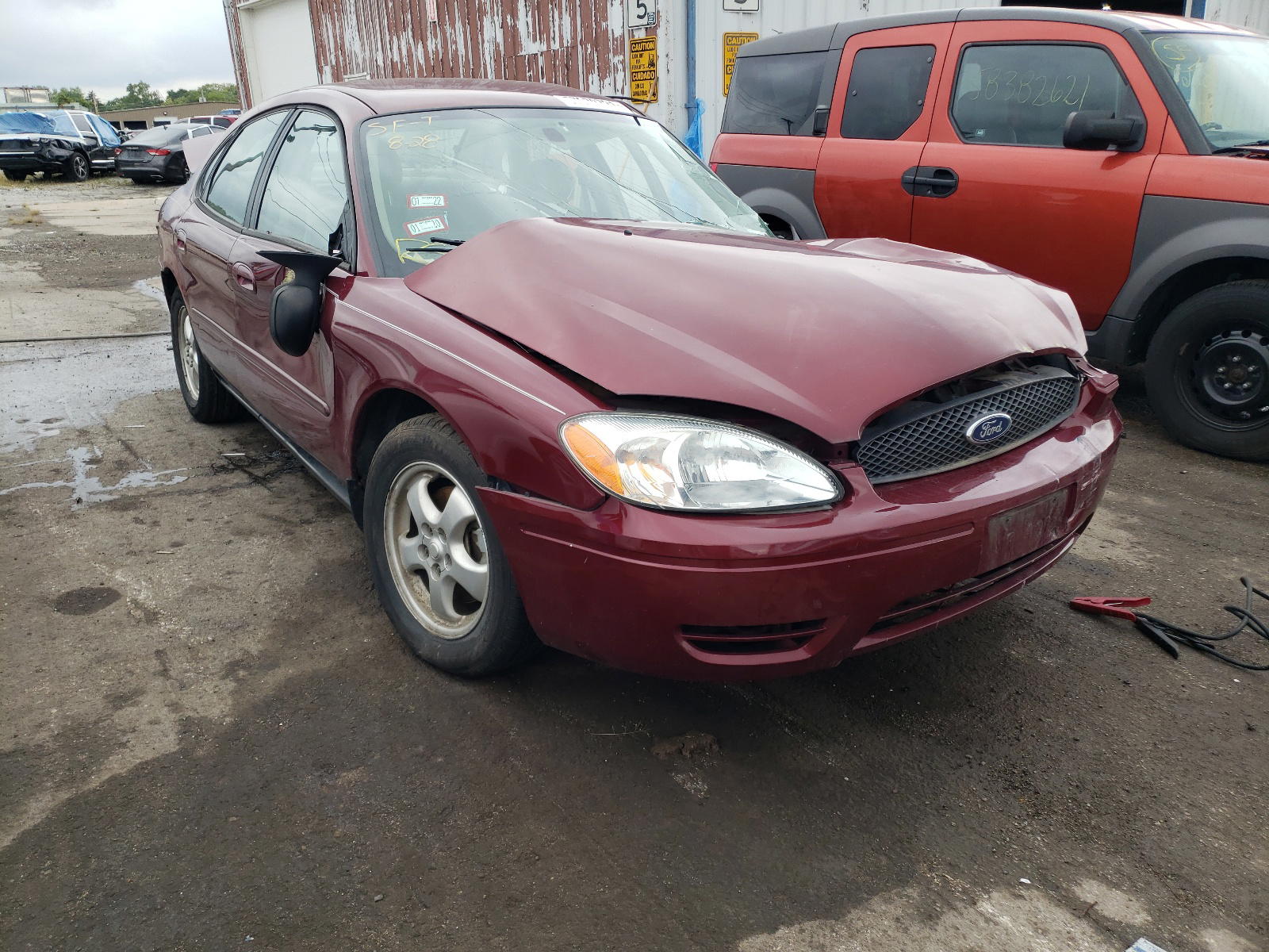 FORD TAURUS SE 2005 with VIN 1FAFP53UX5A102091 - Photo from auction