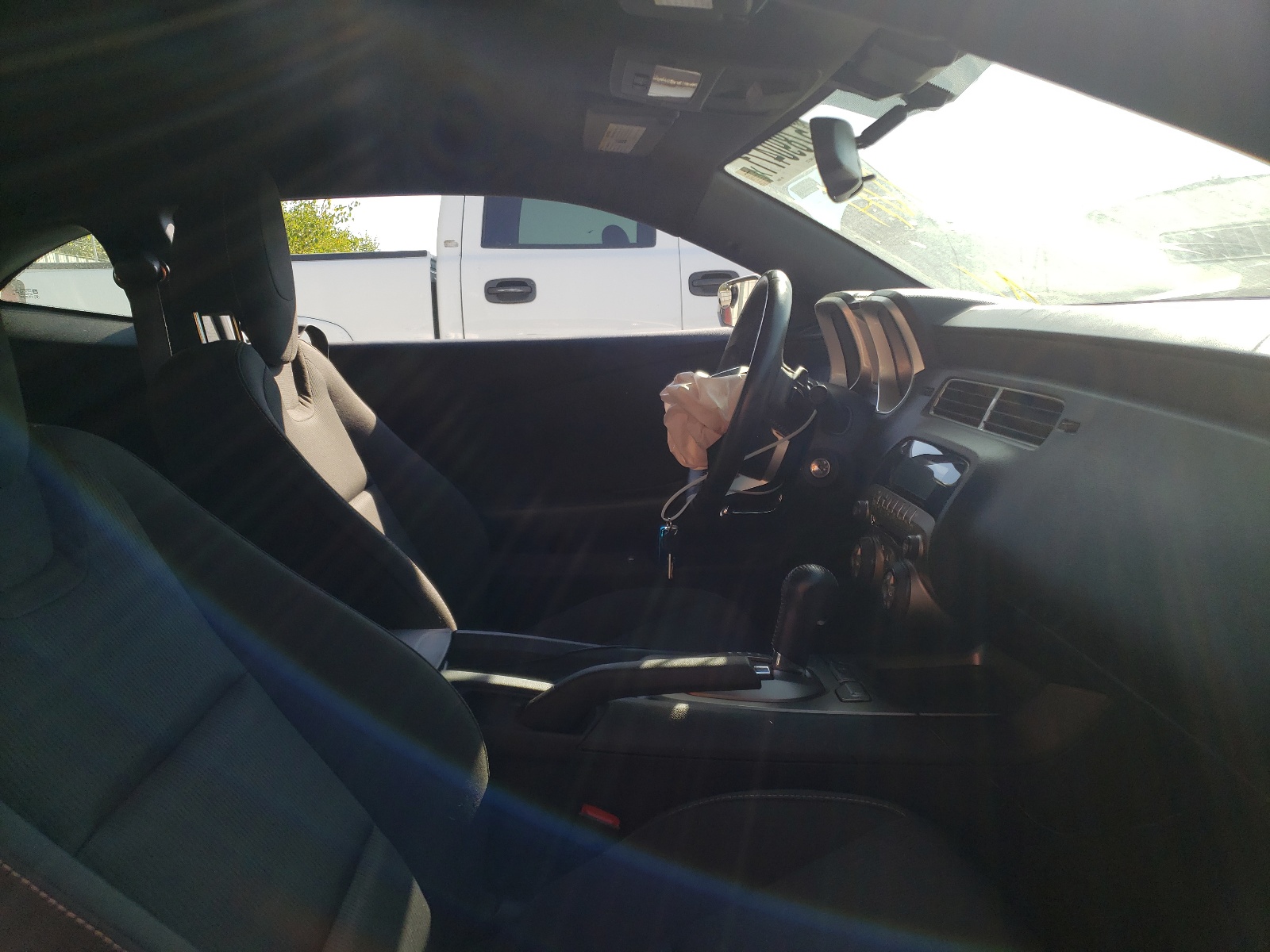 Photo 5 from auction – 2011 CHEVROLET CAMARO LT with VIN 2G1FB1EDXB9208894